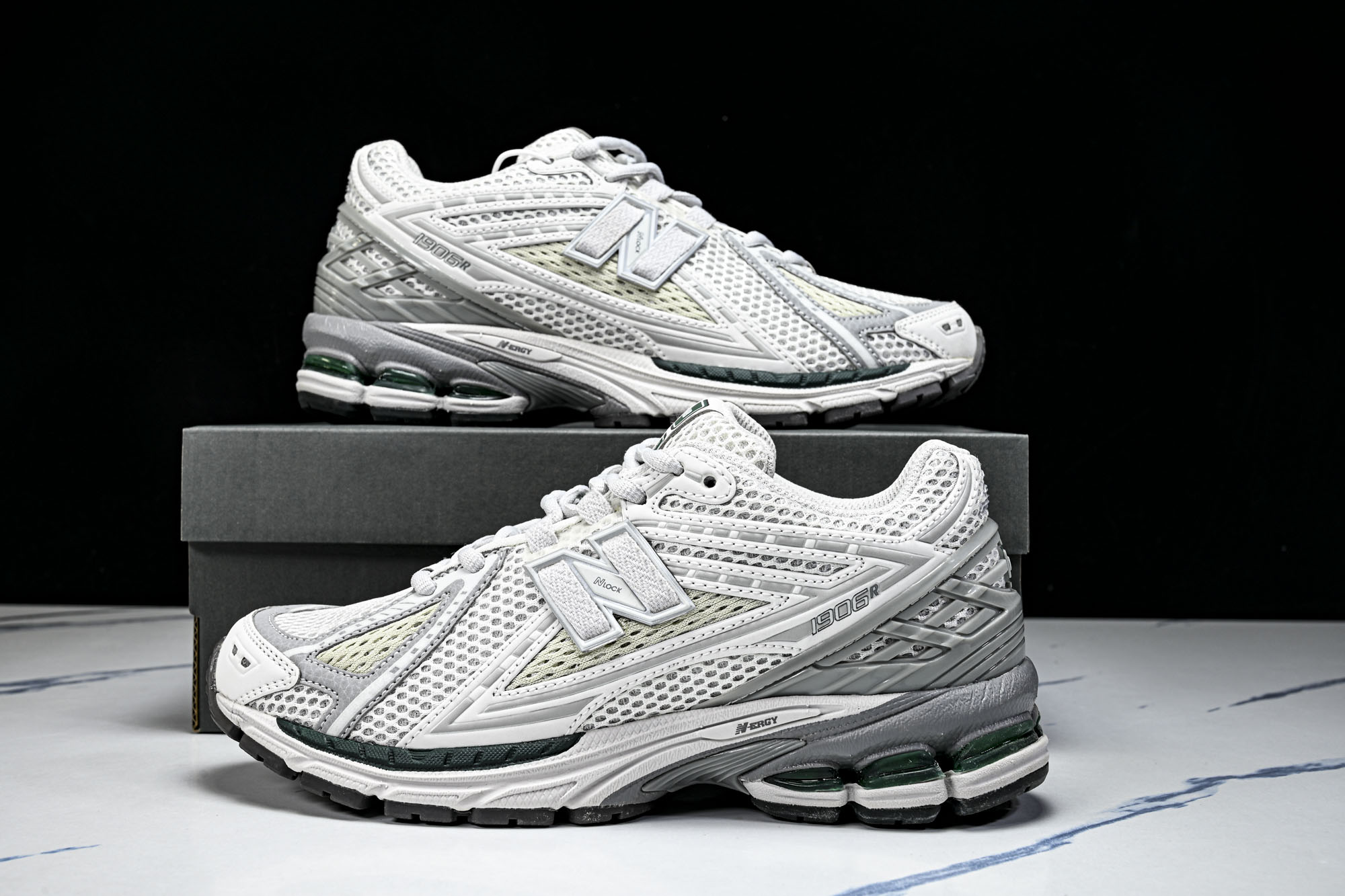 New Balance 1906系列复古老爹风休闲运动慢跑鞋M1906RGP #YZ010#鞋款灵感源自