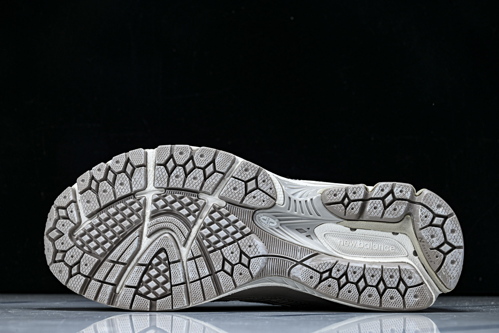 New Balance 1906系列复古老爹风休闲运动慢跑鞋M1906RGR #YZ010#鞋款灵感源自