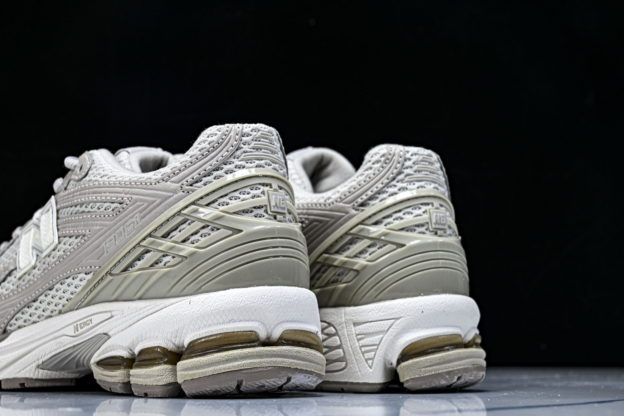 New Balance 1906系列复古老爹风休闲运动慢跑鞋M1906RGR #YZ010#鞋款灵感源自