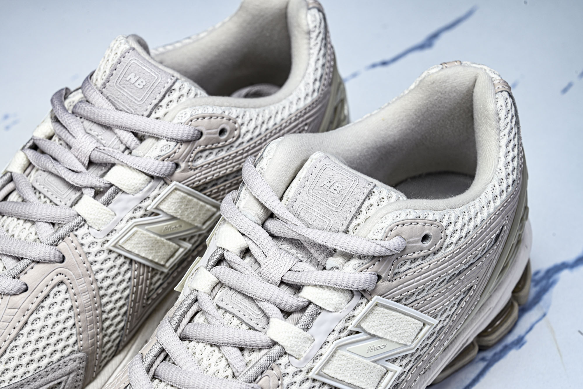New Balance 1906系列复古老爹风休闲运动慢跑鞋M1906RGR #YZ010#鞋款灵感源自