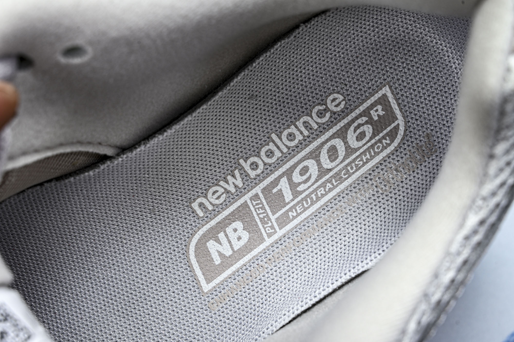 New Balance 1906系列复古老爹风休闲运动慢跑鞋M1906RGR #YZ010#鞋款灵感源自