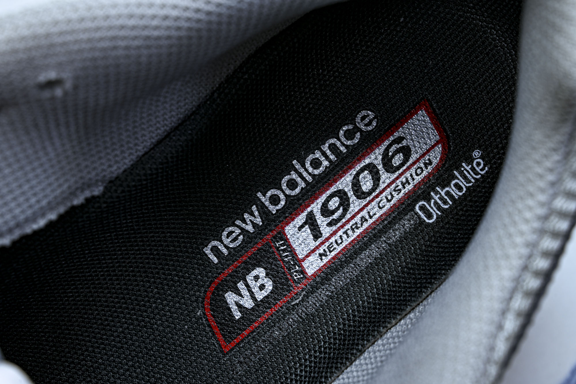 New Balance 1906系列复古老爹风休闲运动慢跑鞋M1906RHA #YZ010#鞋款灵感源自