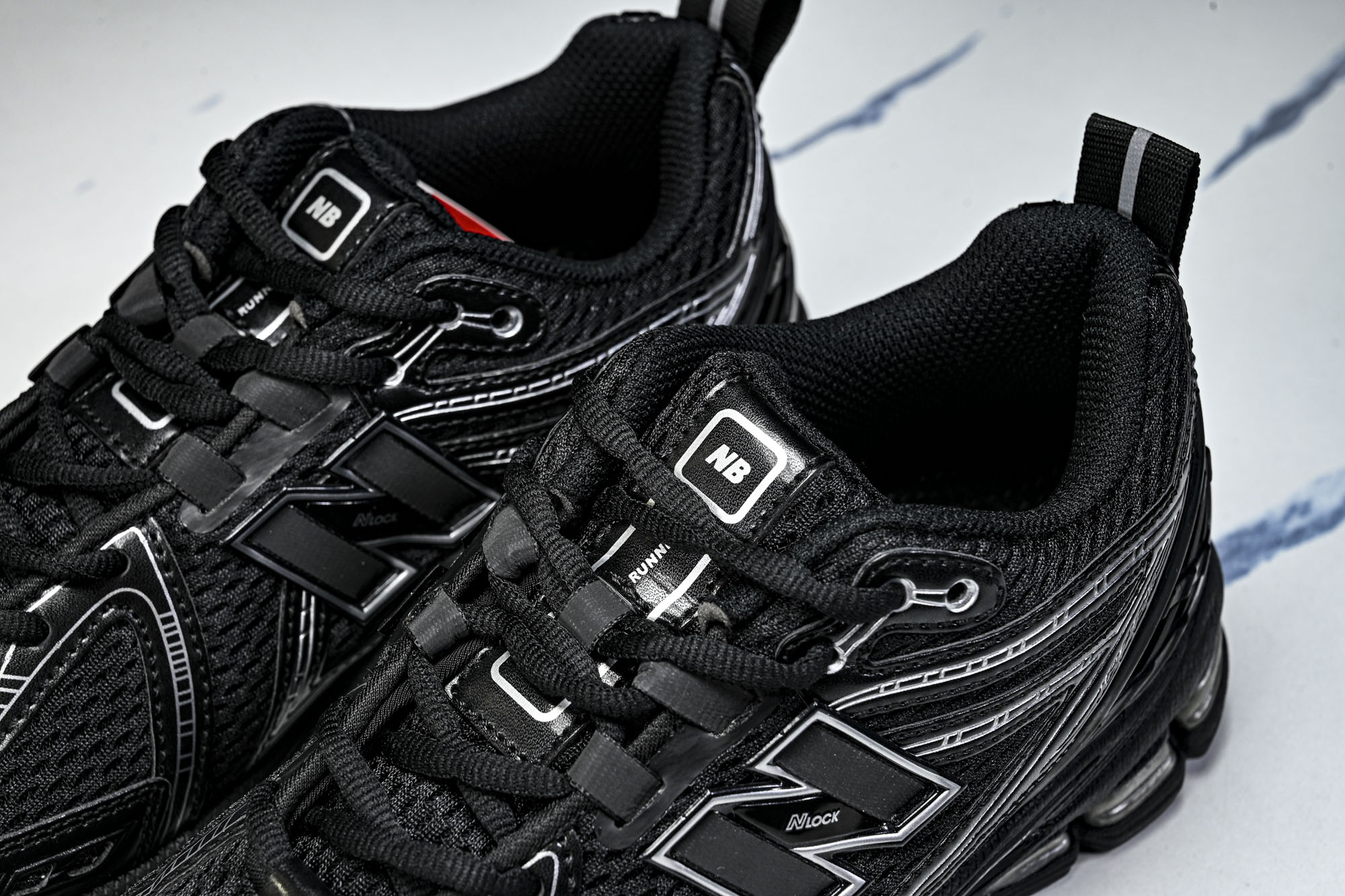 New Balance 1906系列复古老爹风休闲运动慢跑鞋M1906RHC #YZ010#鞋款灵感源自