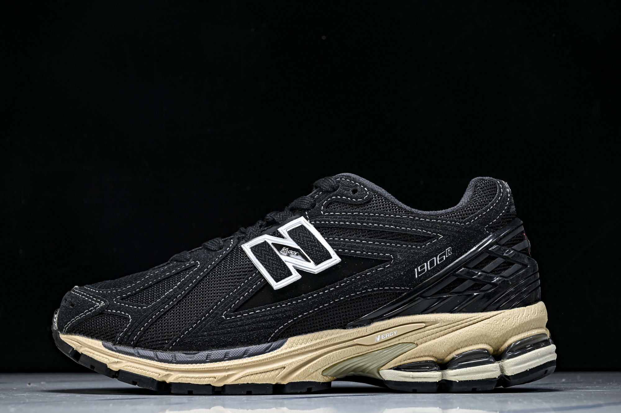 New Balance 1906系列复古老爹风休闲运动慢跑鞋M1906RK #YZ010#鞋款灵感源自设