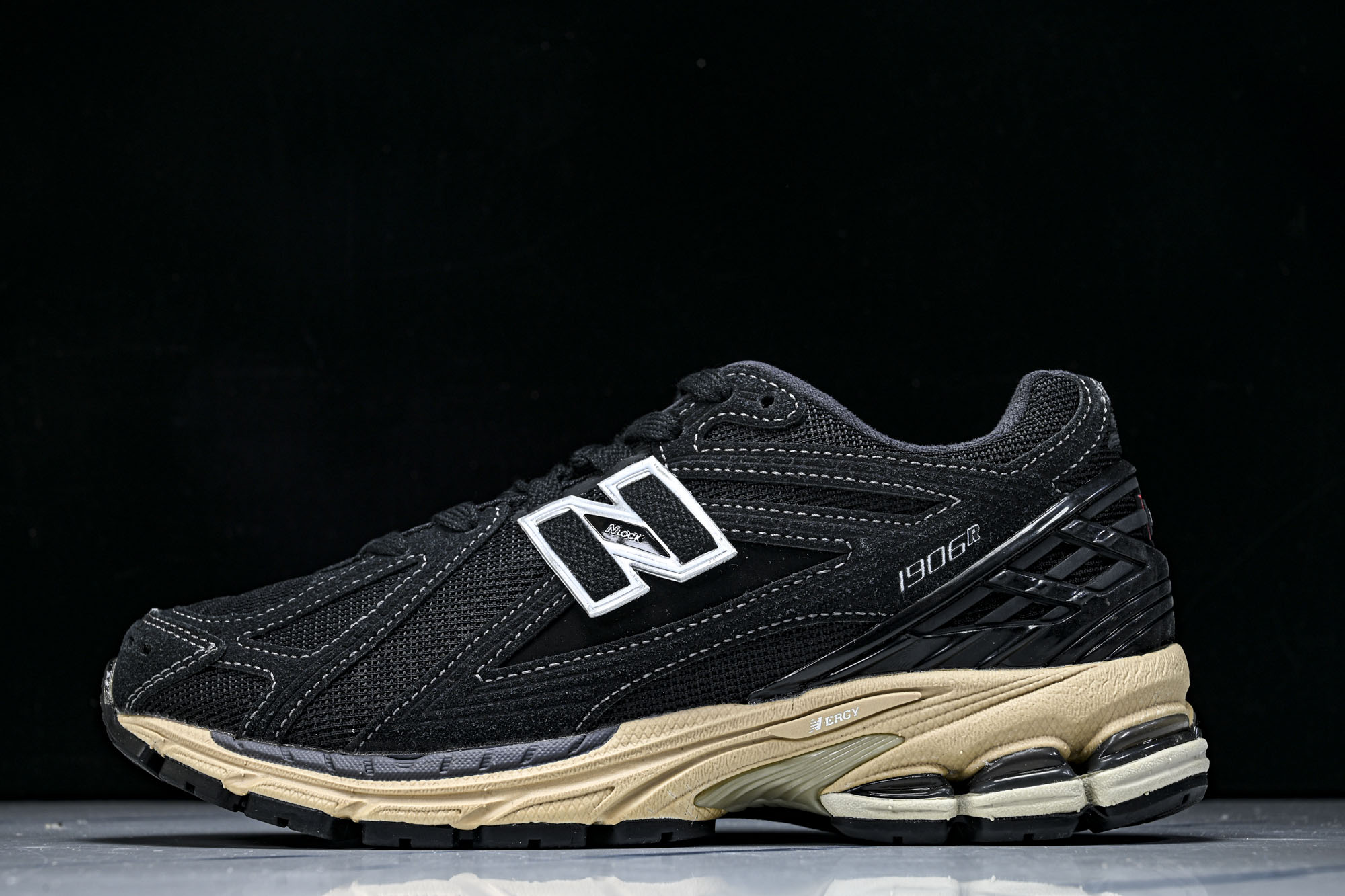 New Balance 1906系列复古老爹风休闲运动慢跑鞋M1906RK #YZ010#鞋款灵感源自设