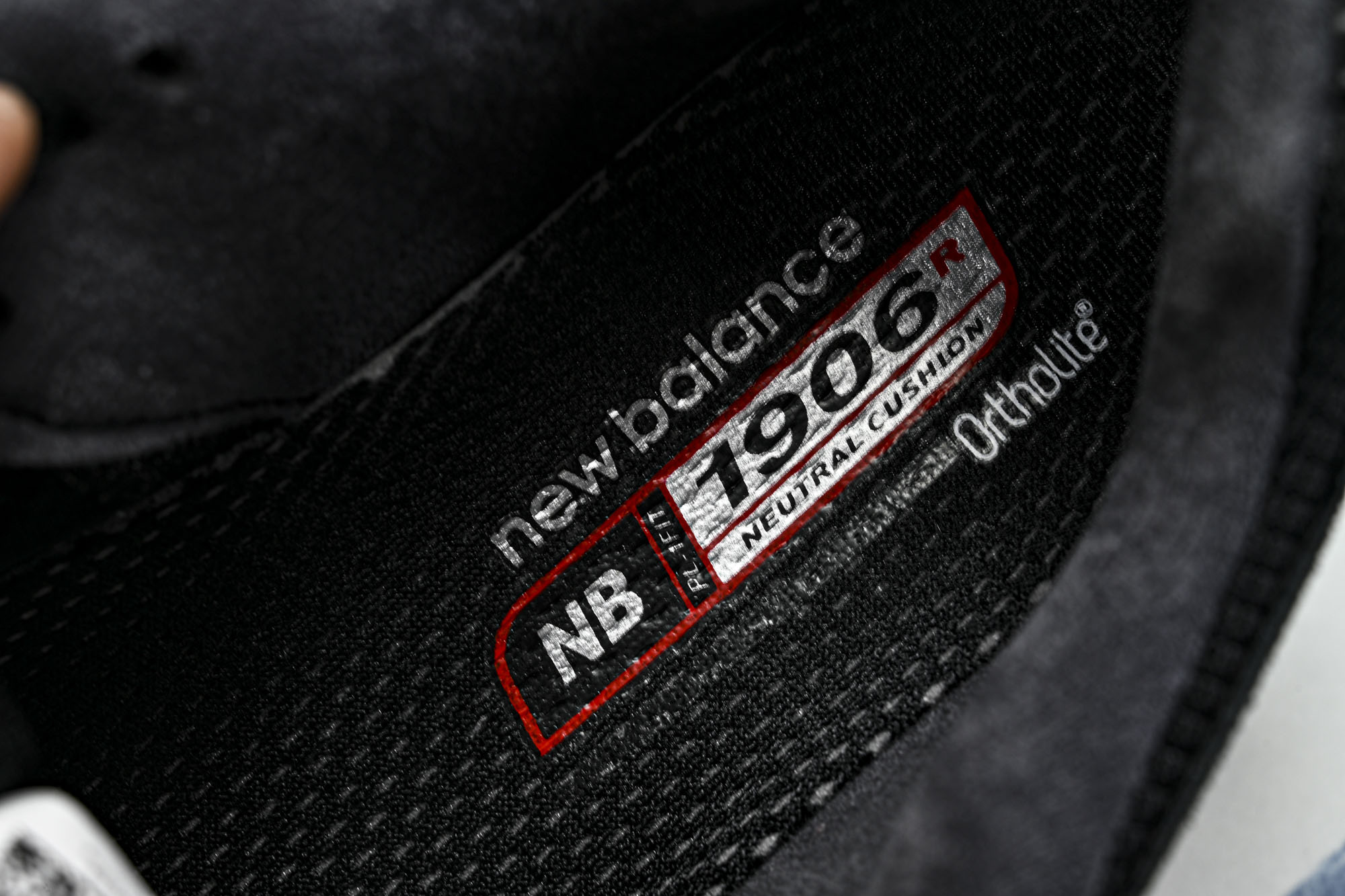 New Balance 1906系列复古老爹风休闲运动慢跑鞋M1906RK #YZ010#鞋款灵感源自设