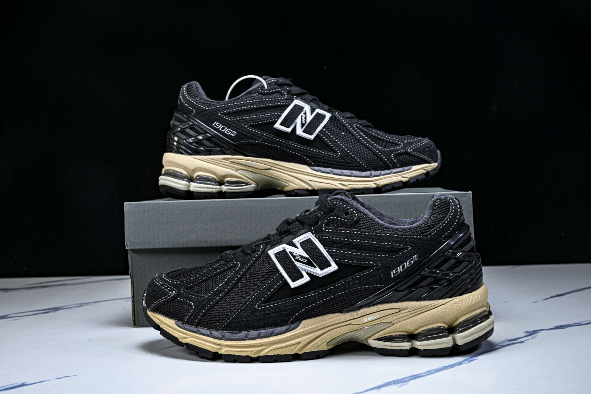 New Balance 1906系列复古老爹风休闲运动慢跑鞋M1906RK #YZ010#鞋款灵感源自设