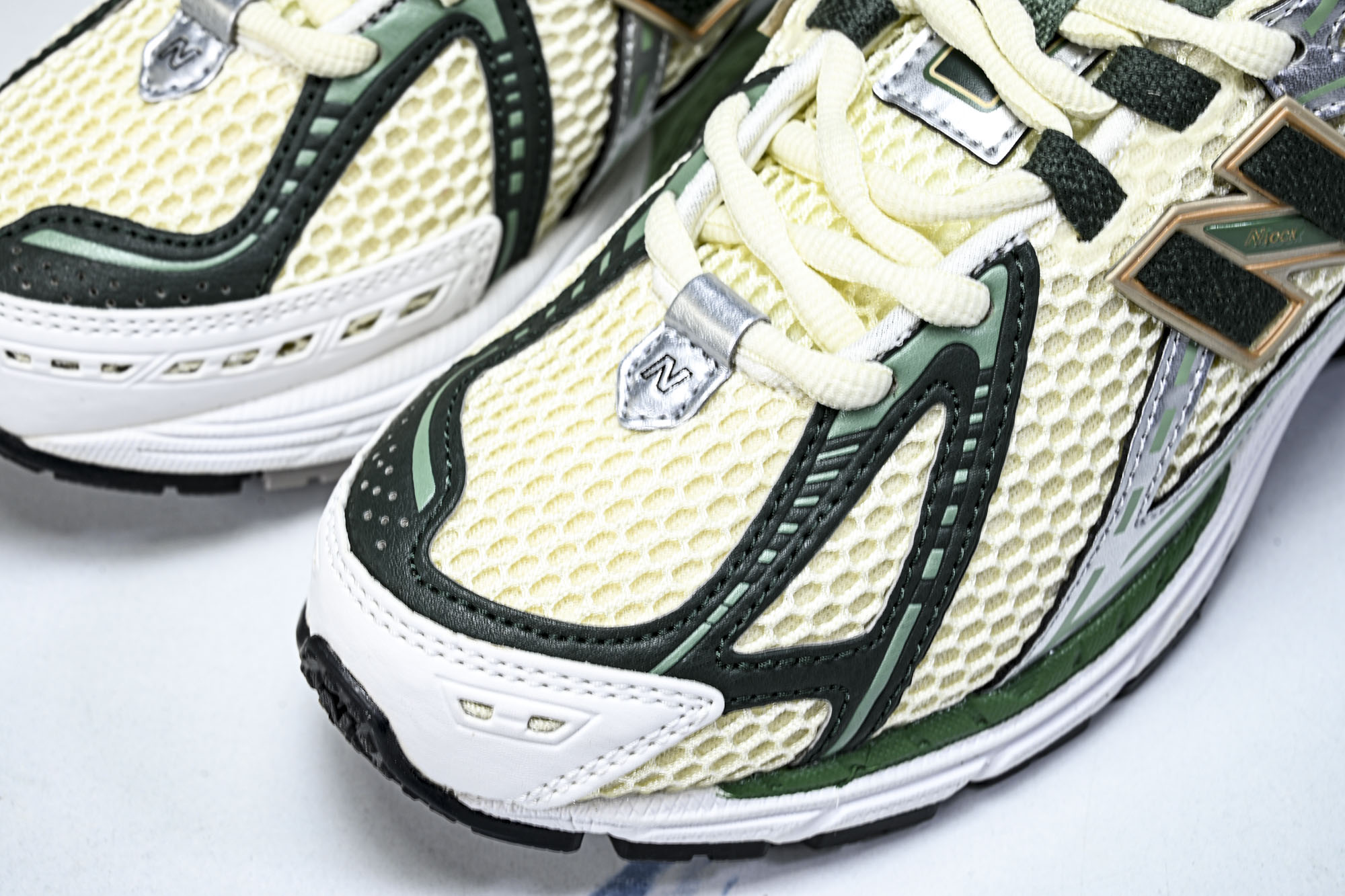 New Balance 1906系列复古老爹风休闲运动慢跑鞋M1906RL1 #YZ010#鞋款灵感源自