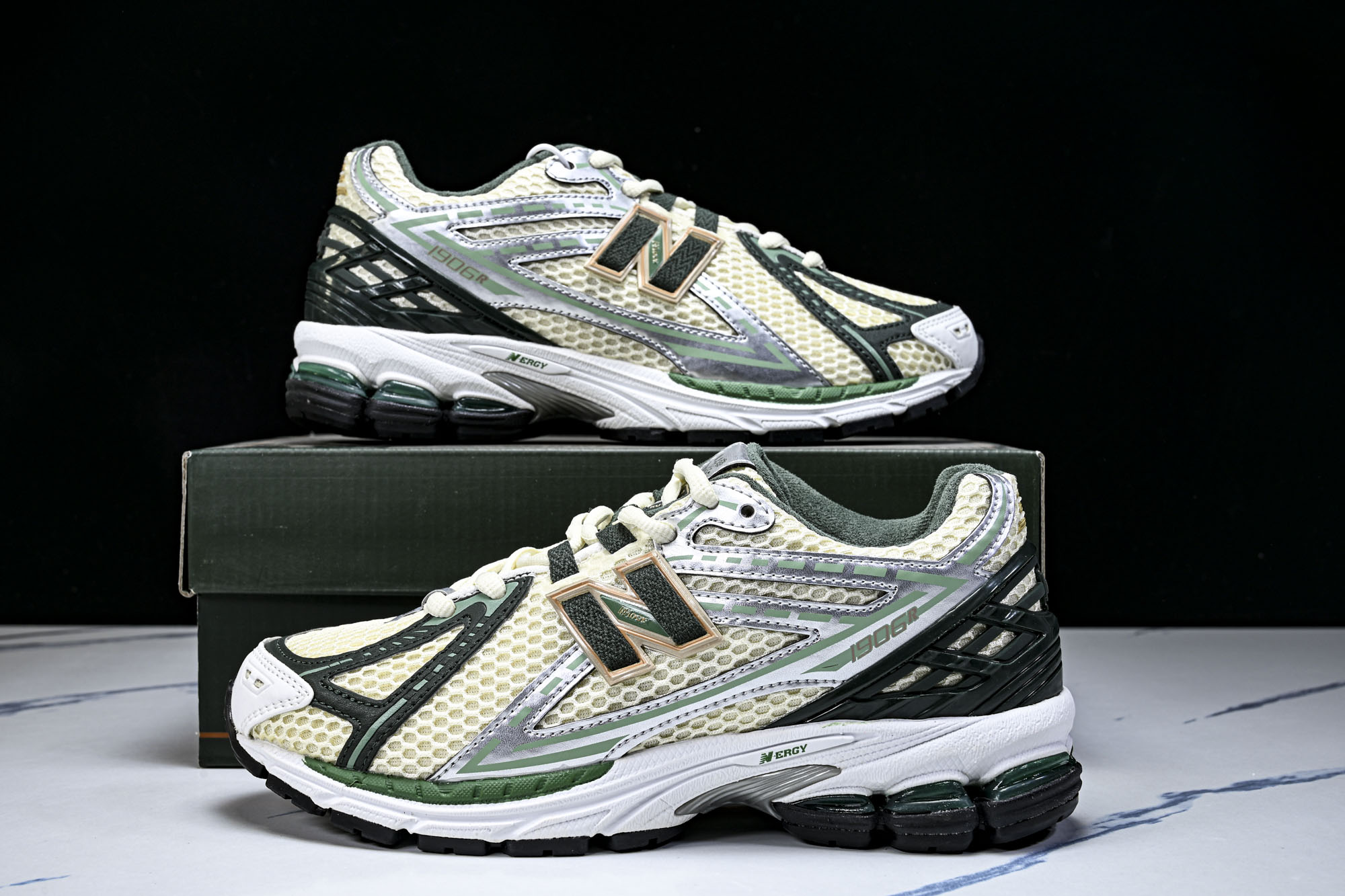 New Balance 1906系列复古老爹风休闲运动慢跑鞋M1906RL1 #YZ010#鞋款灵感源自