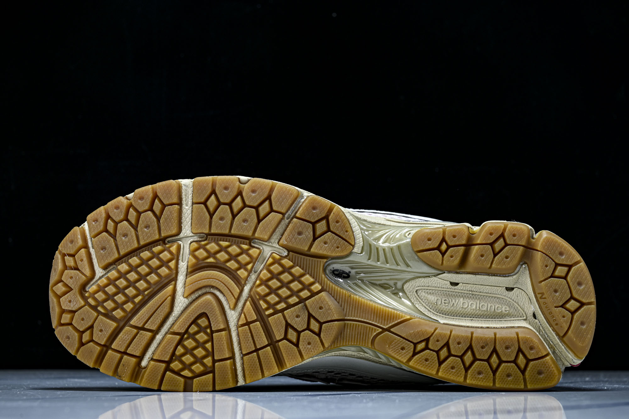 New Balance 1906系列复古老爹风休闲运动慢跑鞋M1906RO #YZ010#鞋款灵感源自设
