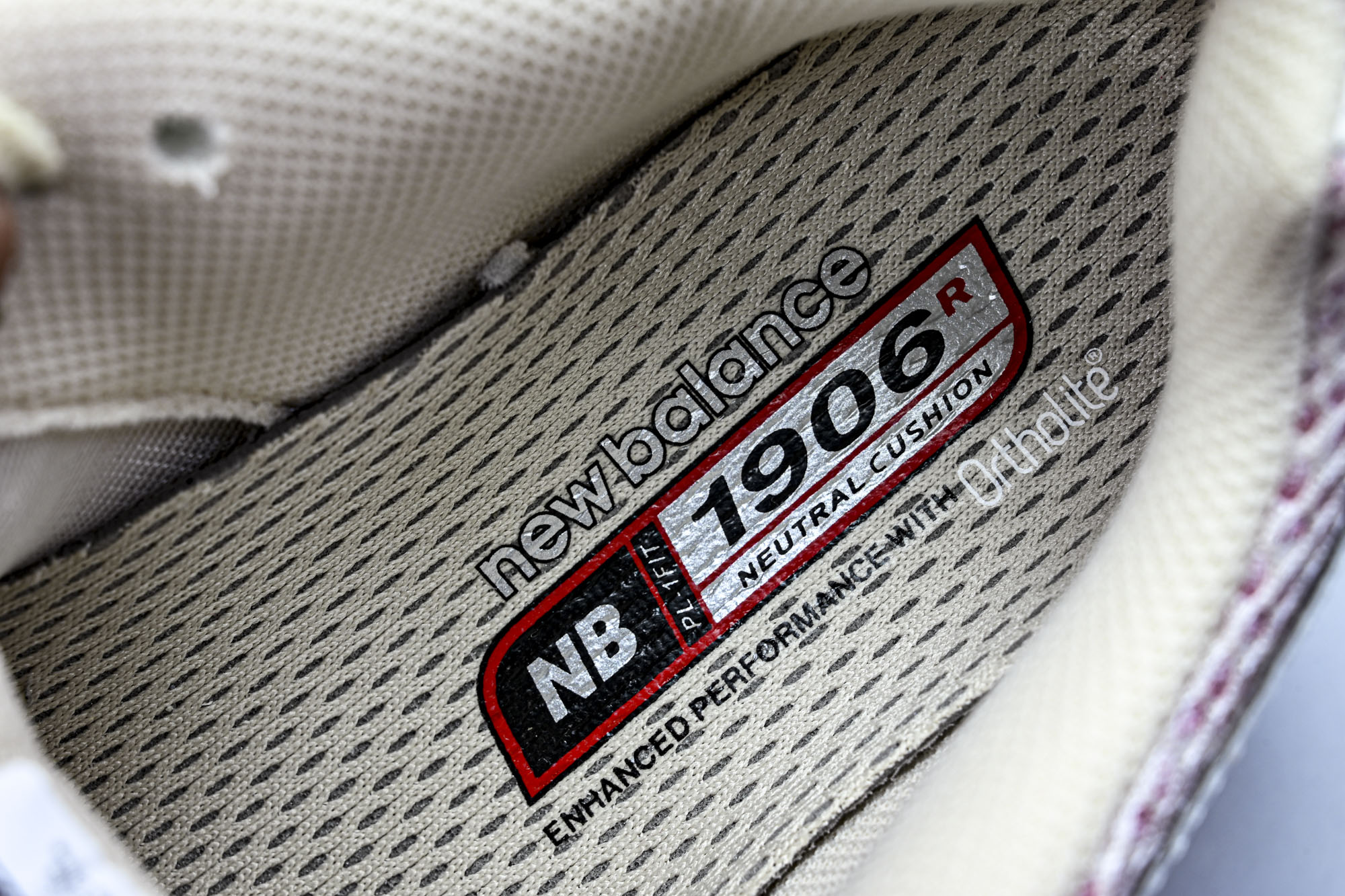 New Balance 1906系列复古老爹风休闲运动慢跑鞋M1906RO #YZ010#鞋款灵感源自设
