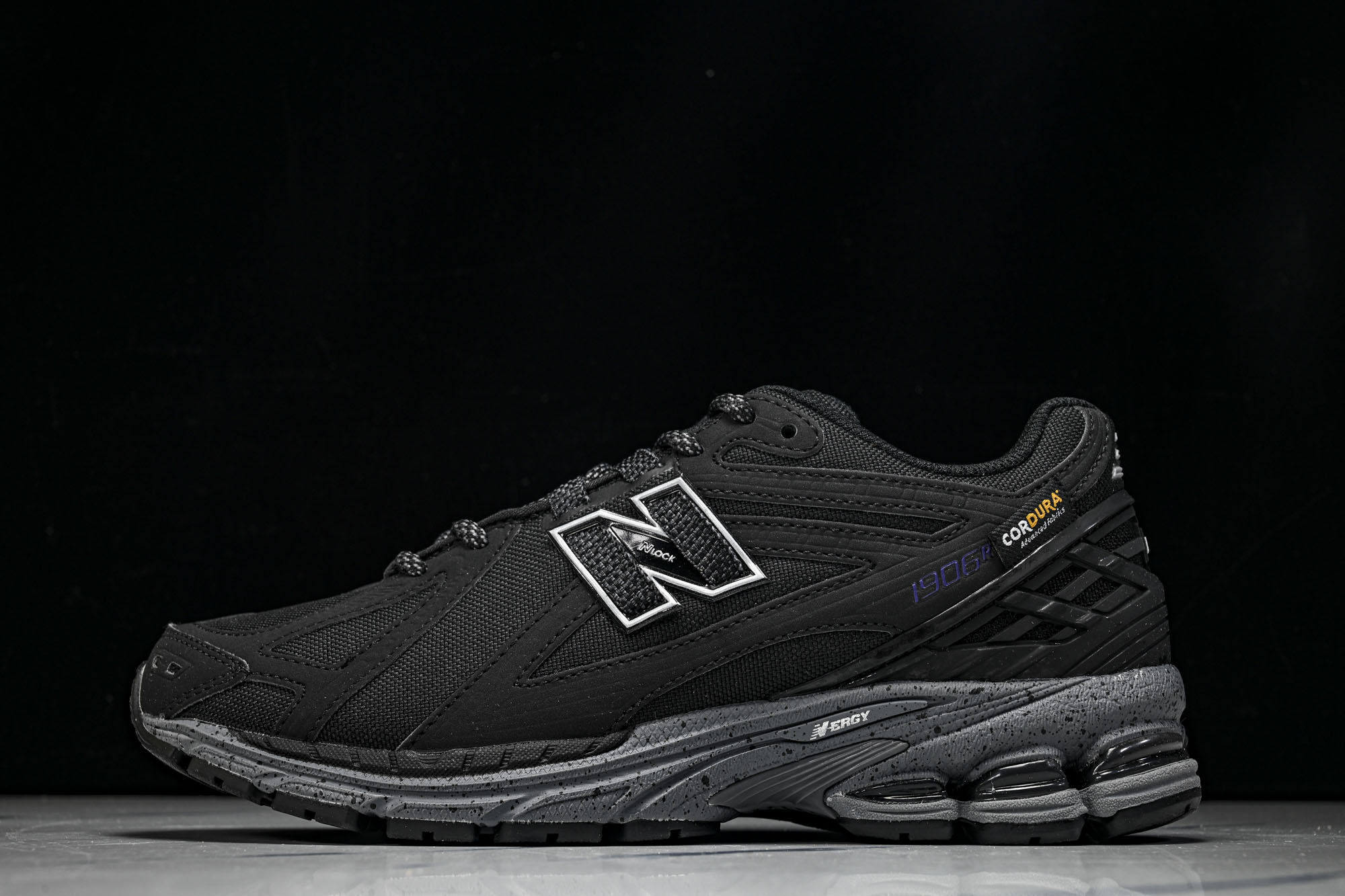 New Balance 1906系列复古老爹风休闲运动慢跑鞋M1906ROC #YZ010#鞋款灵感源自