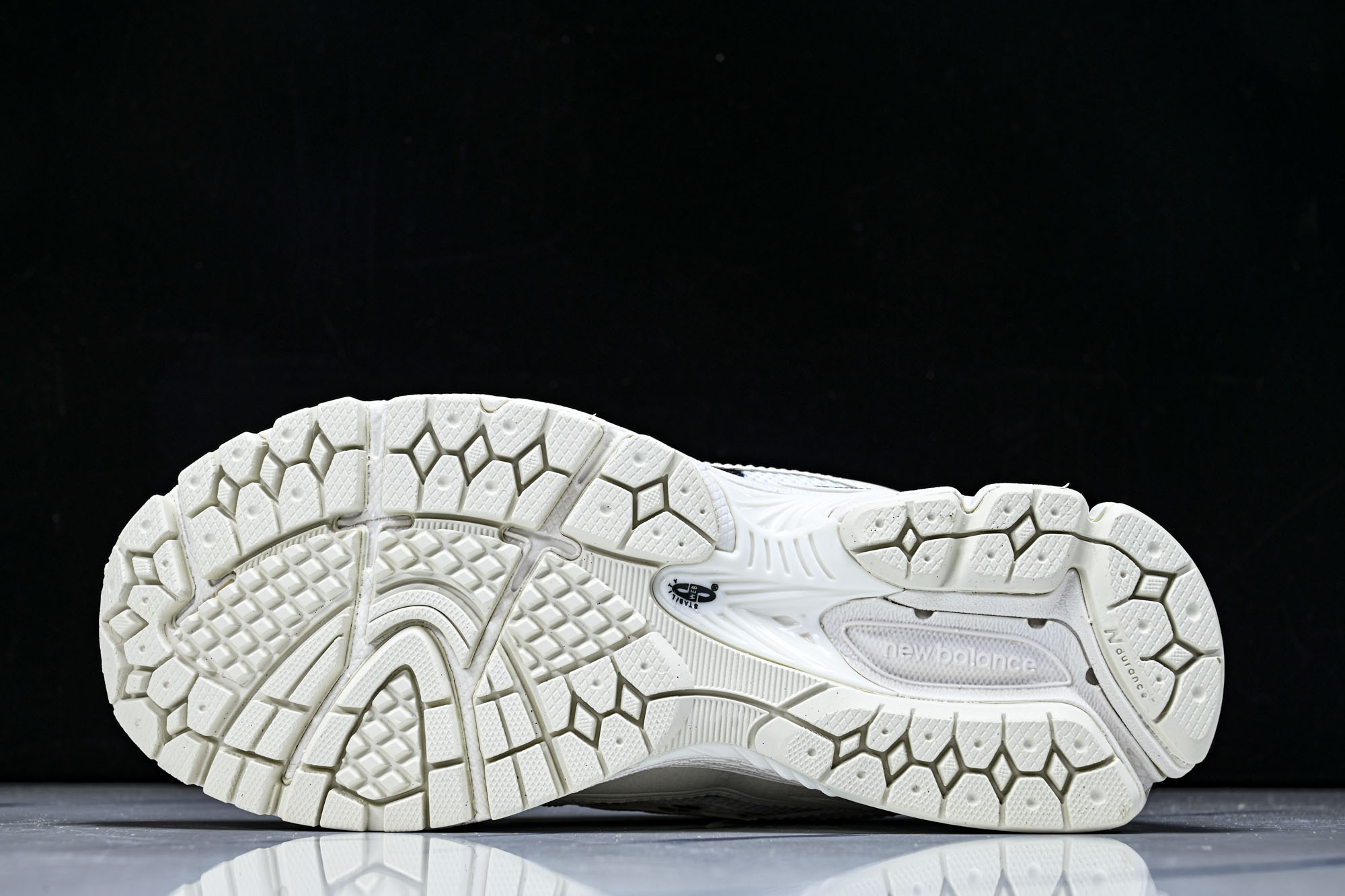 New Balance 1906系列复古老爹风休闲运动慢跑鞋M1906RPC #YZ010#鞋款灵感源自