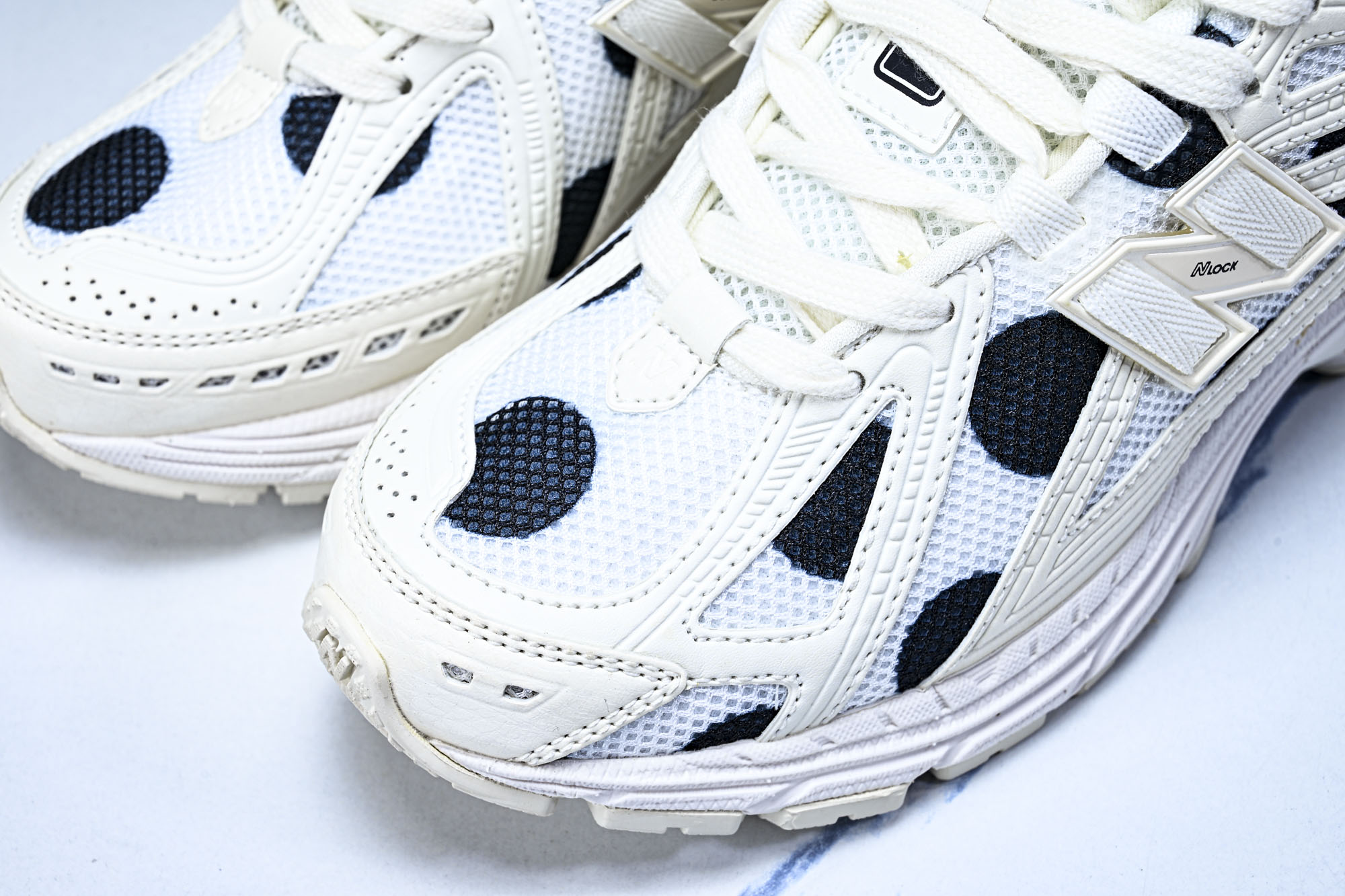 New Balance 1906系列复古老爹风休闲运动慢跑鞋M1906RPC #YZ010#鞋款灵感源自