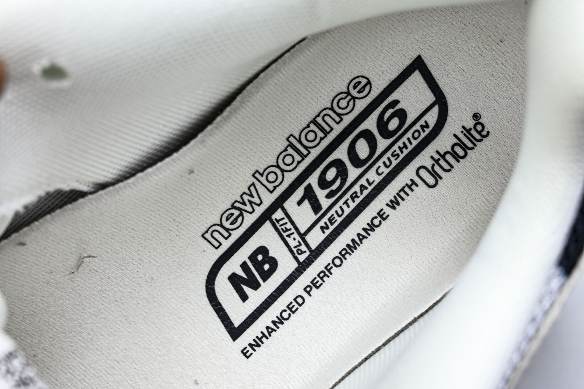 New Balance 1906系列复古老爹风休闲运动慢跑鞋M1906RPC #YZ010#鞋款灵感源自