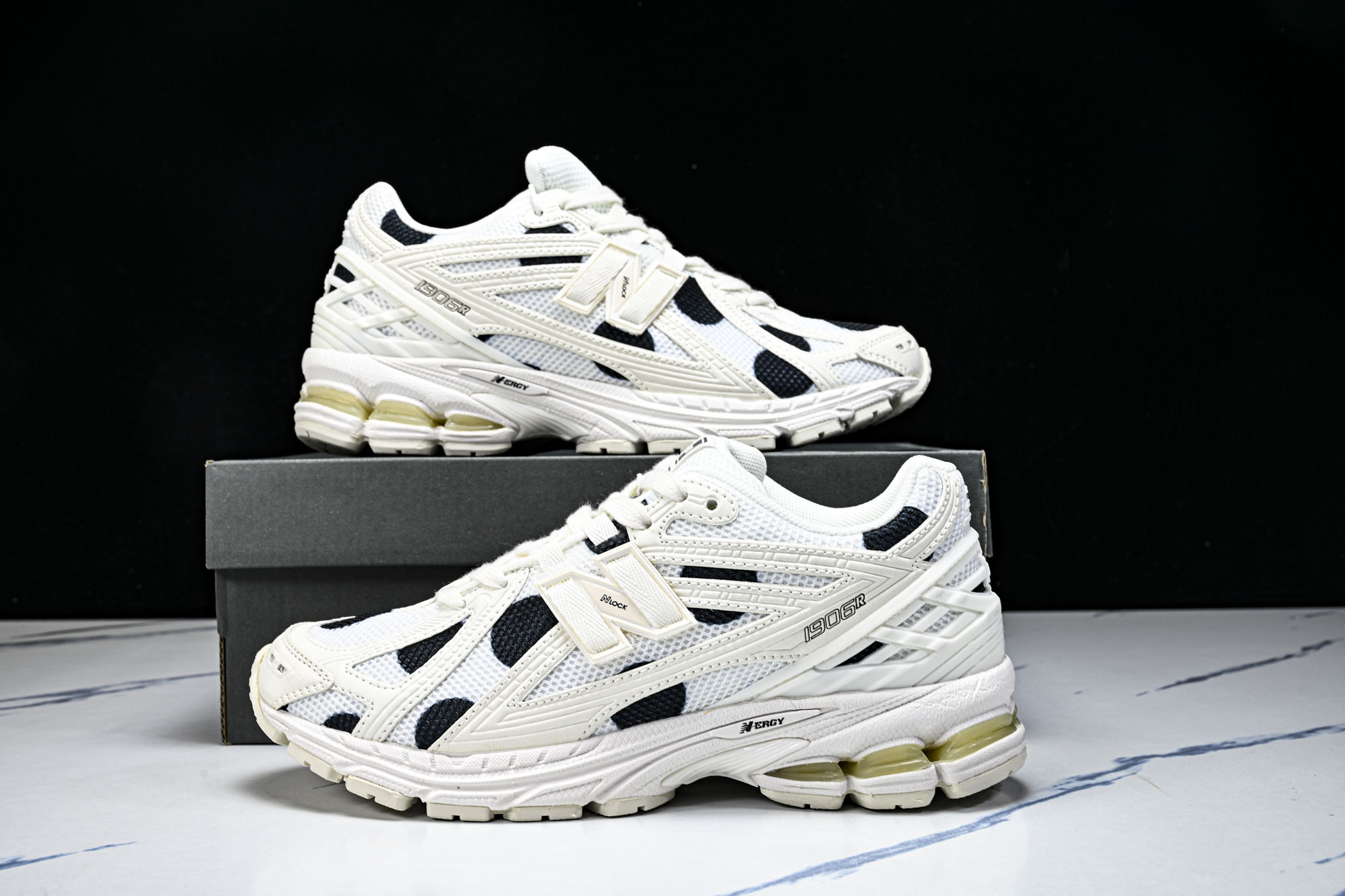 New Balance 1906系列复古老爹风休闲运动慢跑鞋M1906RPC #YZ010#鞋款灵感源自