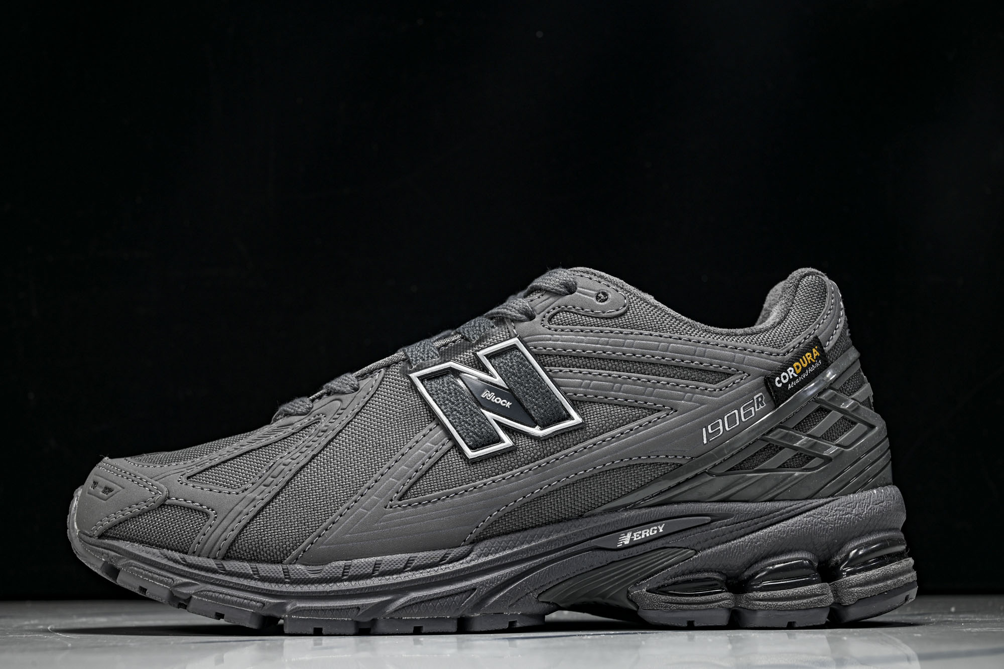 New Balance 1906系列复古老爹风休闲运动慢跑鞋M1906RU #YZ010#鞋款灵感源自设