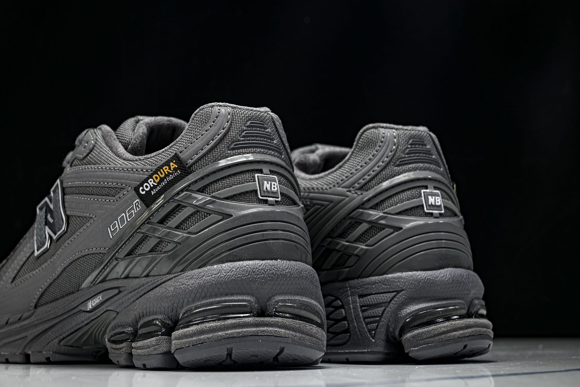 New Balance 1906系列复古老爹风休闲运动慢跑鞋M1906RU #YZ010#鞋款灵感源自设