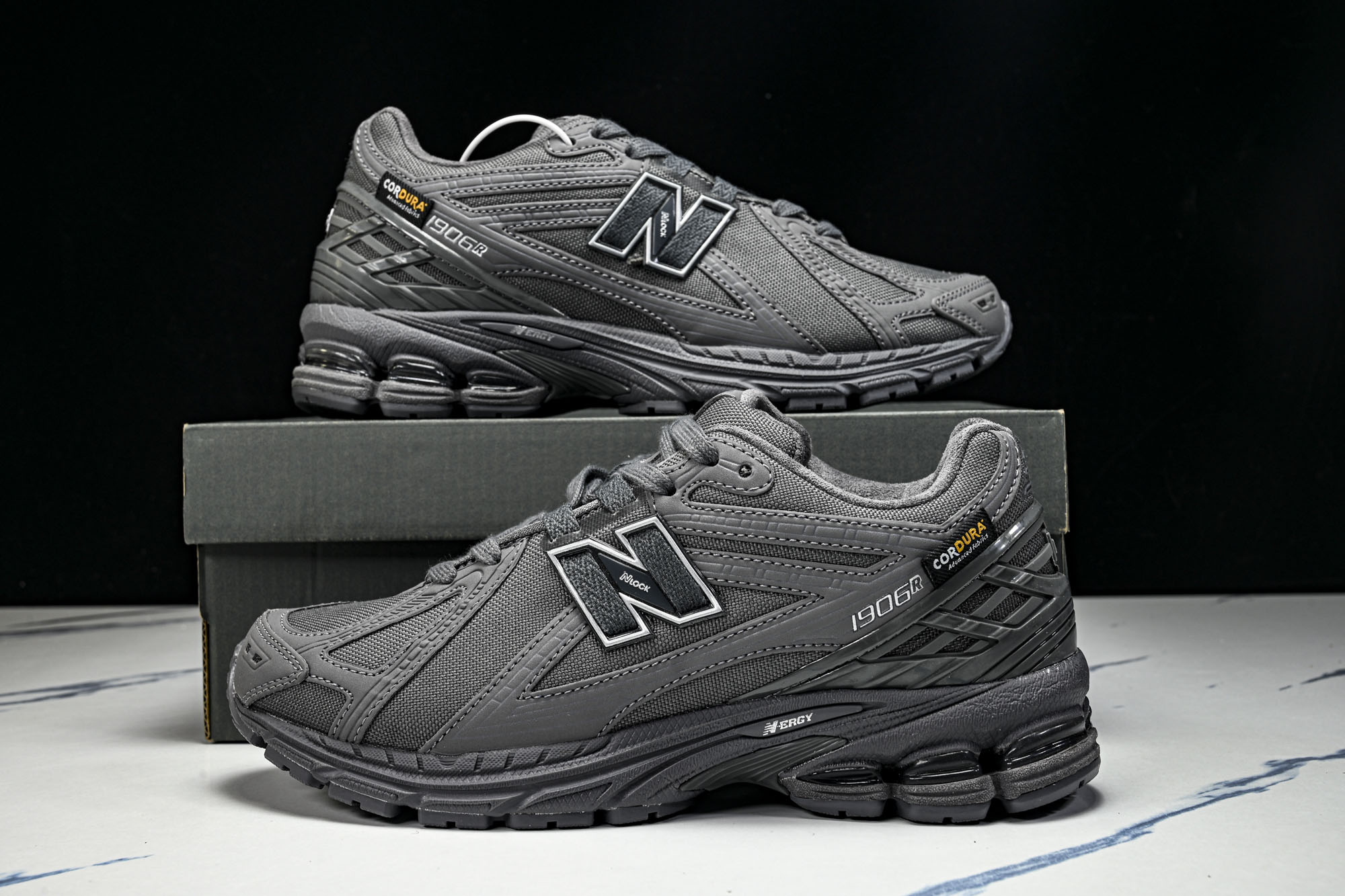 New Balance 1906系列复古老爹风休闲运动慢跑鞋M1906RU #YZ010#鞋款灵感源自设