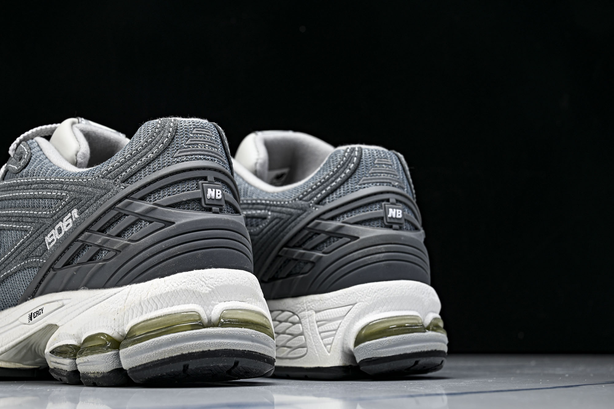 New Balance 1906系列复古老爹风休闲运动慢跑鞋M1906RV #YZ010#鞋款灵感源自设