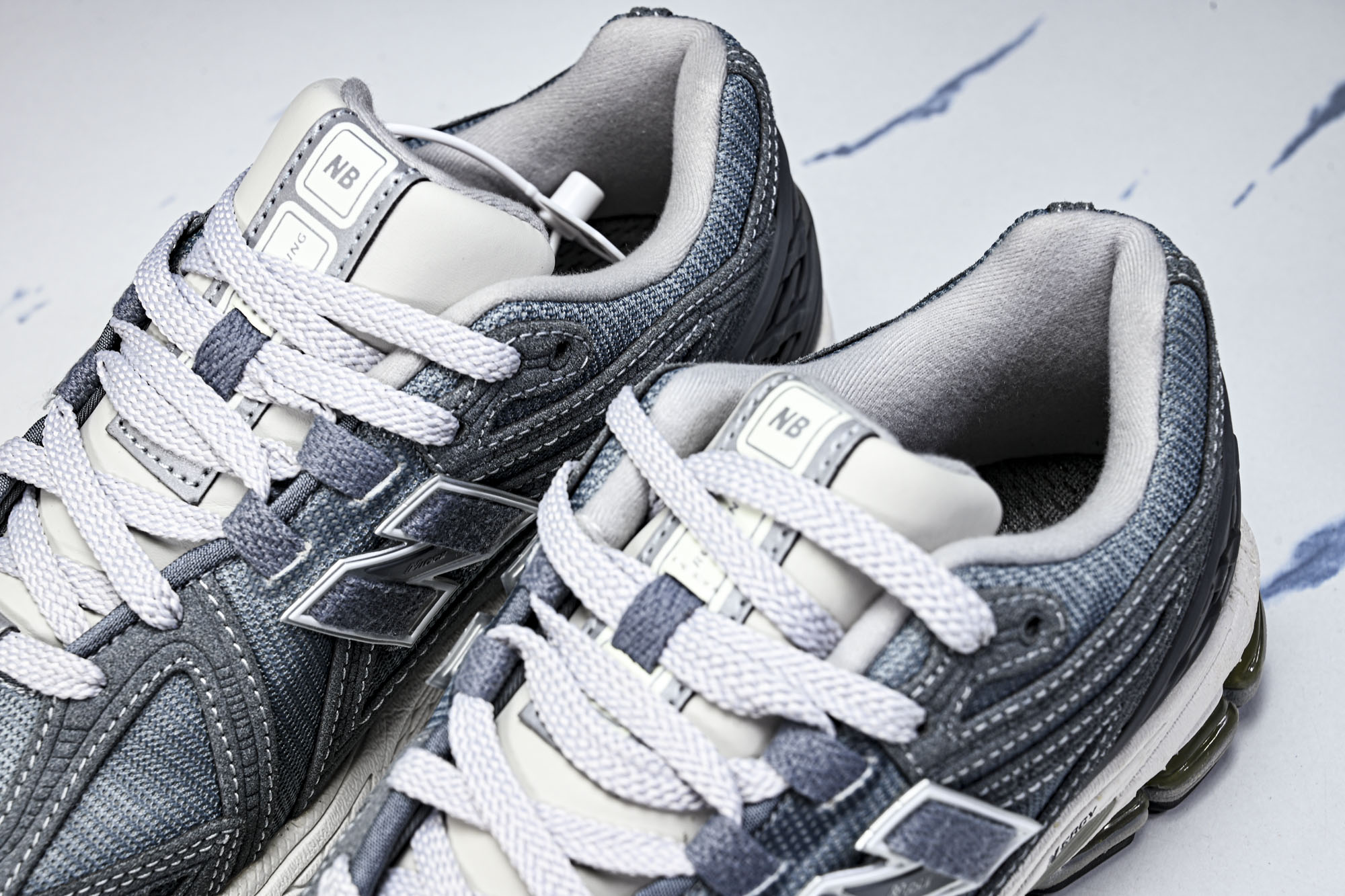 New Balance 1906系列复古老爹风休闲运动慢跑鞋M1906RV #YZ010#鞋款灵感源自设