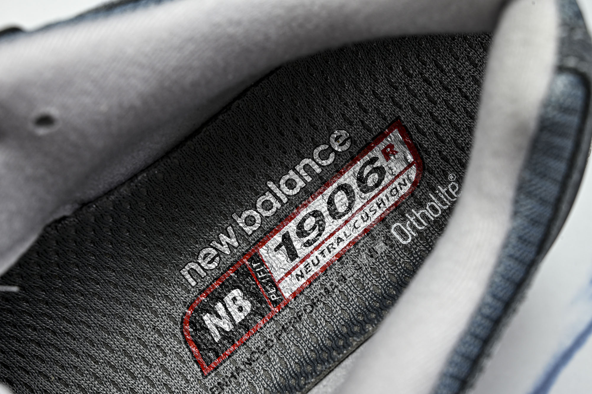 New Balance 1906系列复古老爹风休闲运动慢跑鞋M1906RV #YZ010#鞋款灵感源自设