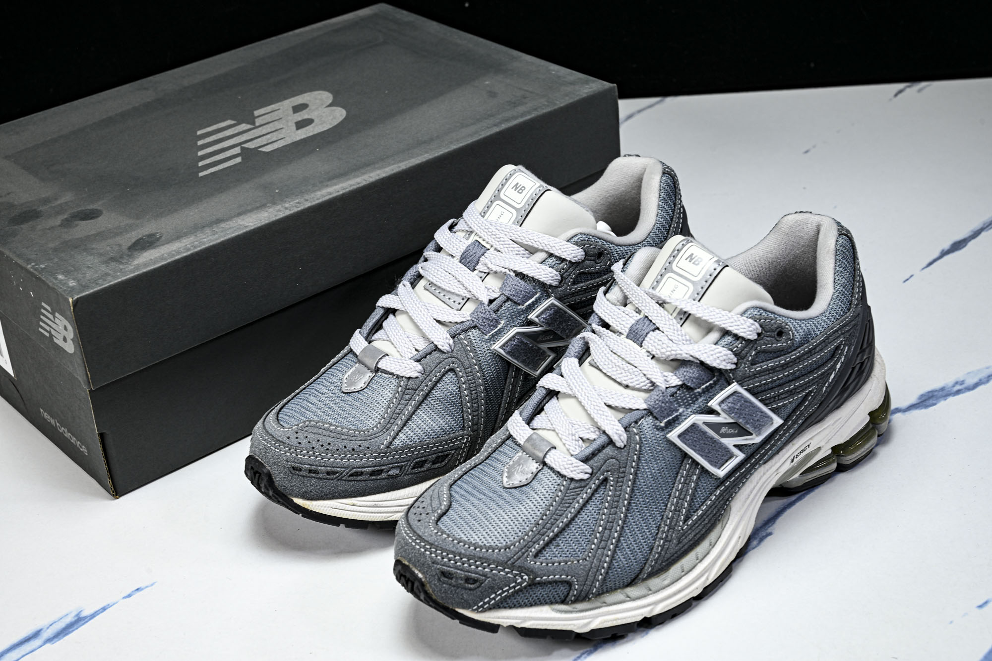 New Balance 1906系列复古老爹风休闲运动慢跑鞋M1906RV #YZ010#鞋款灵感源自设