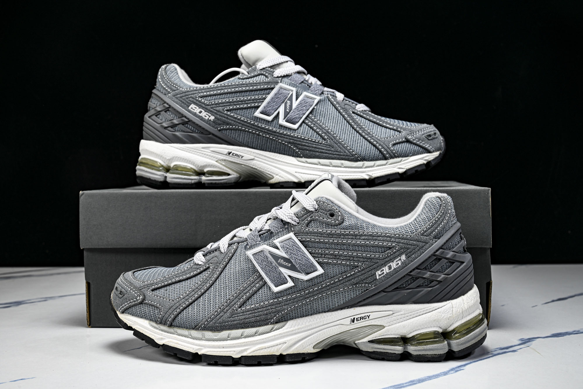 New Balance 1906系列复古老爹风休闲运动慢跑鞋M1906RV #YZ010#鞋款灵感源自设
