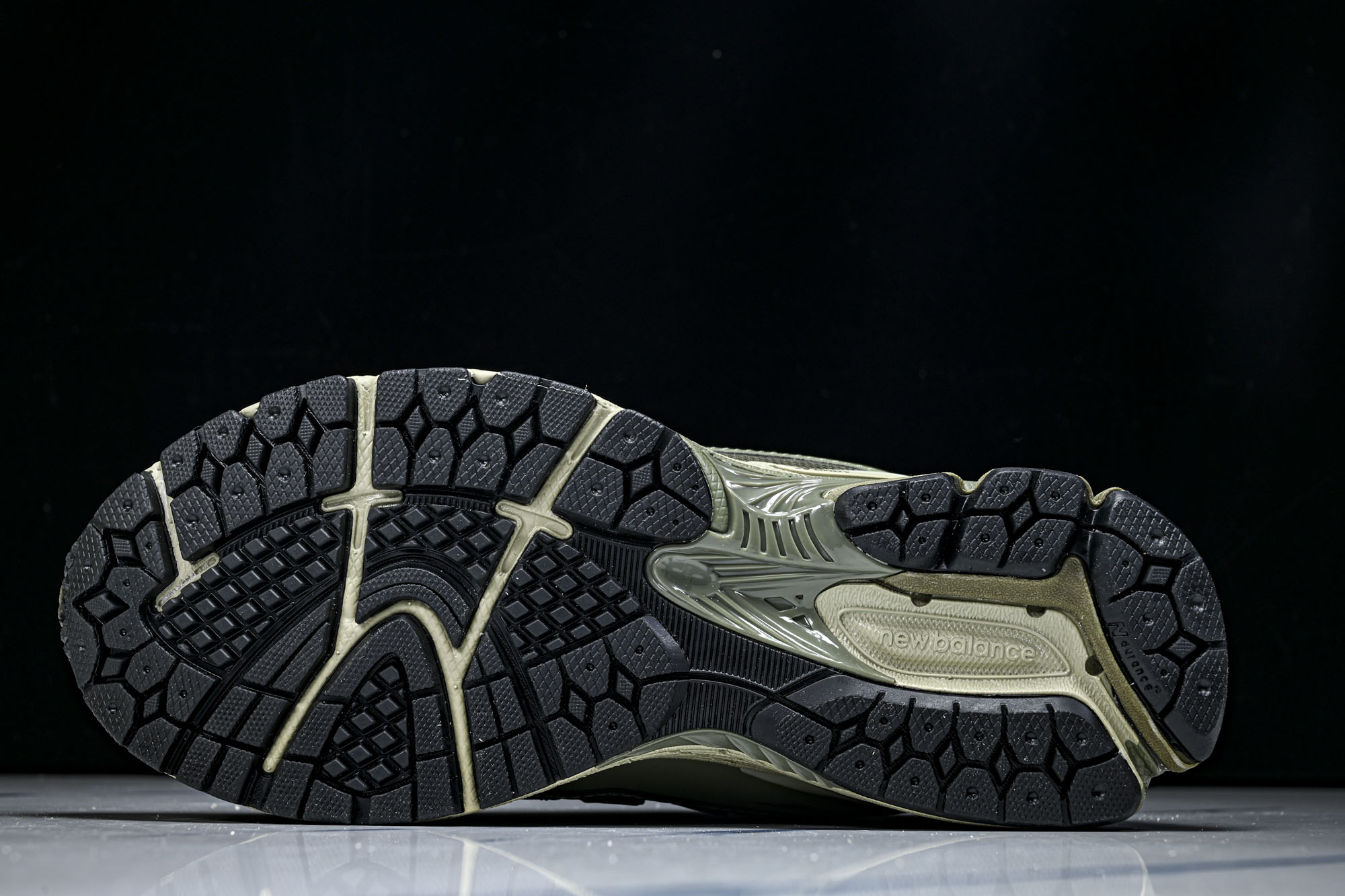 New Balance 1906系列复古老爹风休闲运动慢跑鞋M1906RWF #YZ010#鞋款灵感源自