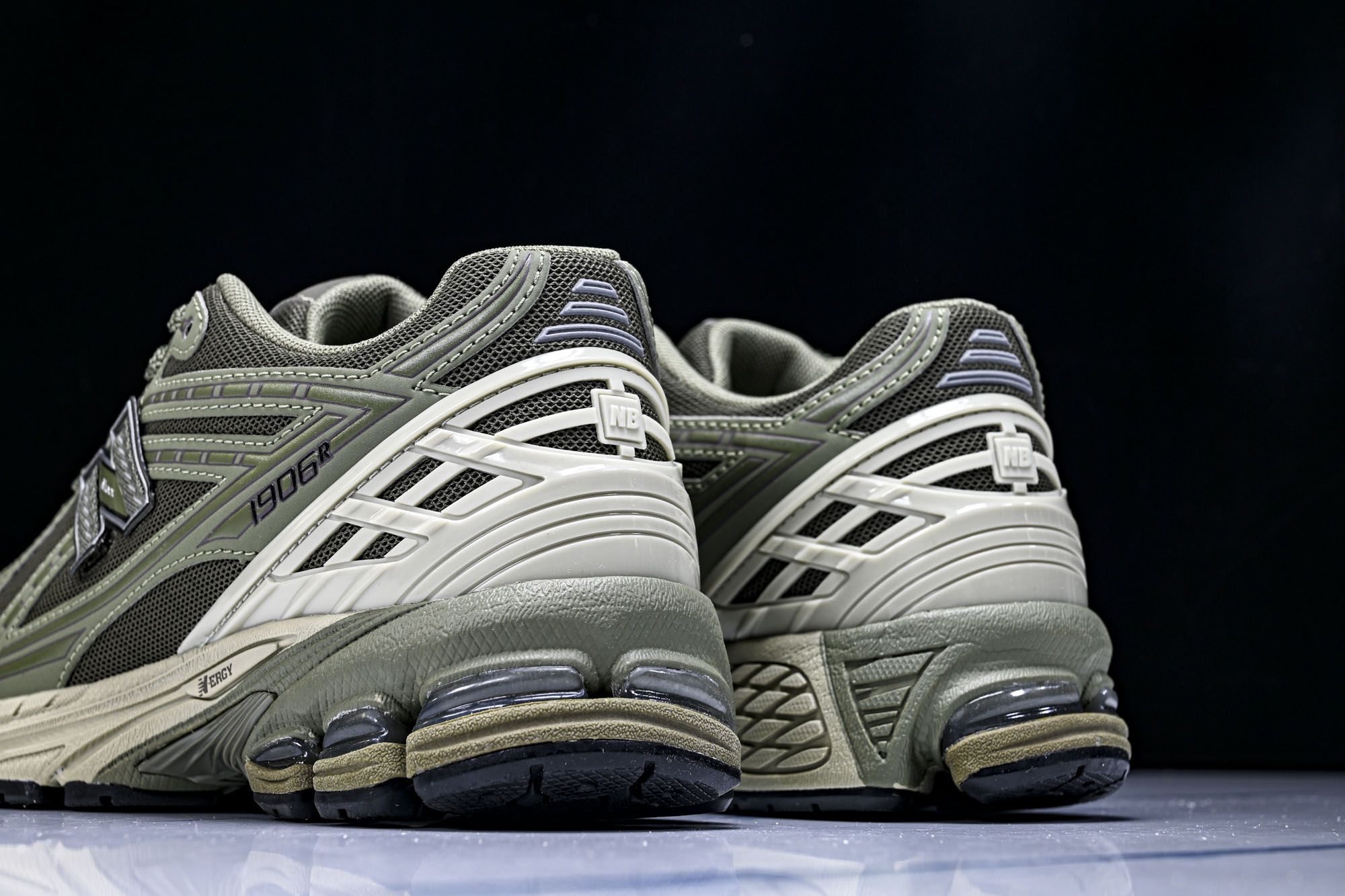 New Balance 1906系列复古老爹风休闲运动慢跑鞋M1906RWF #YZ010#鞋款灵感源自
