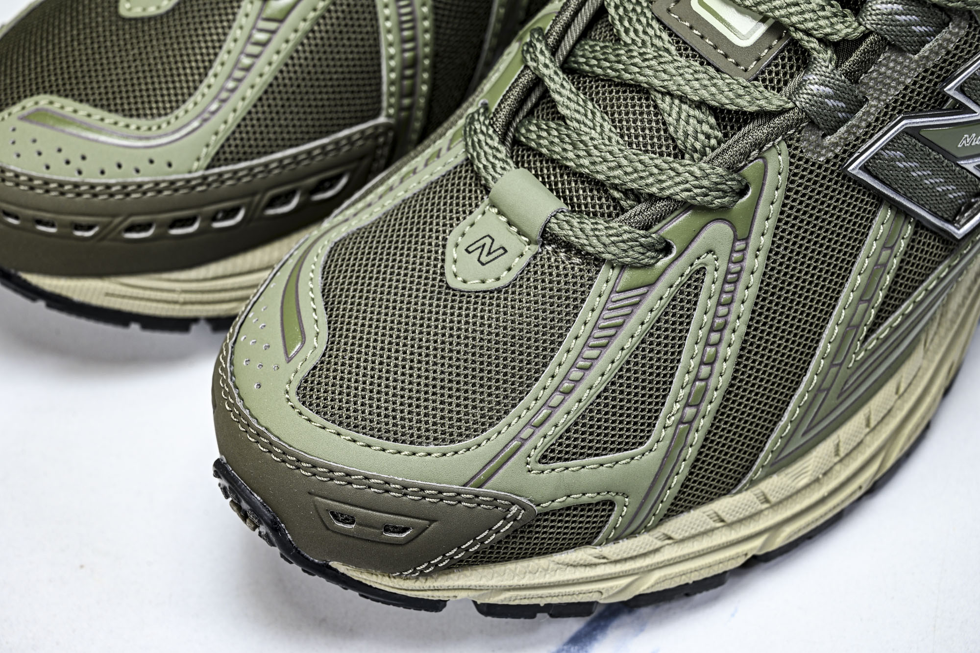New Balance 1906系列复古老爹风休闲运动慢跑鞋M1906RWF #YZ010#鞋款灵感源自