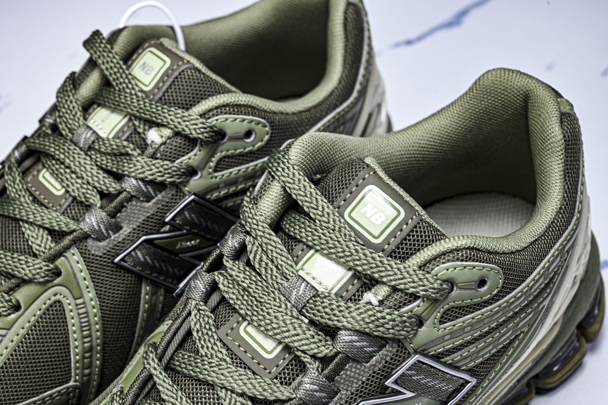 New Balance 1906系列复古老爹风休闲运动慢跑鞋M1906RWF #YZ010#鞋款灵感源自