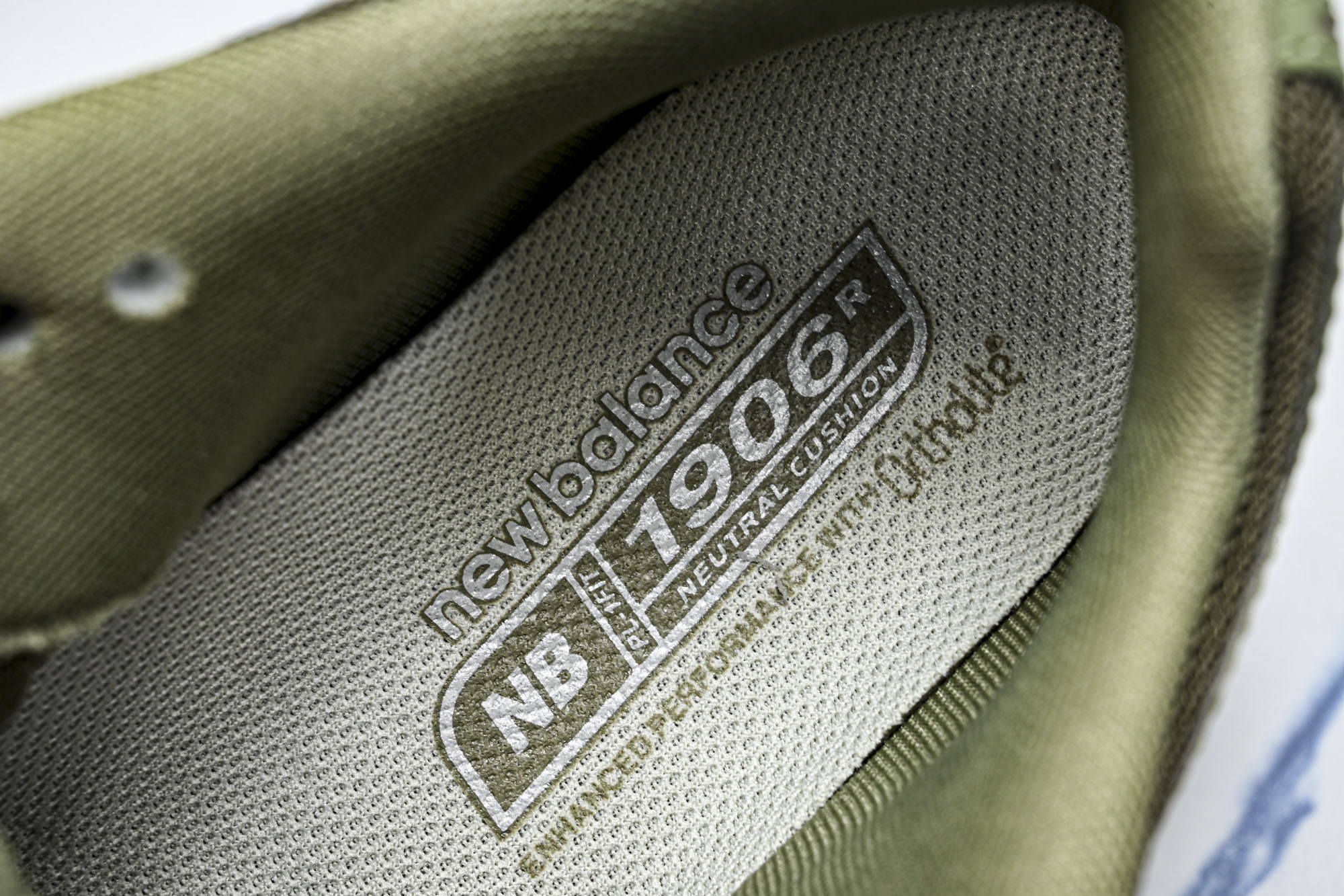 New Balance 1906系列复古老爹风休闲运动慢跑鞋M1906RWF #YZ010#鞋款灵感源自