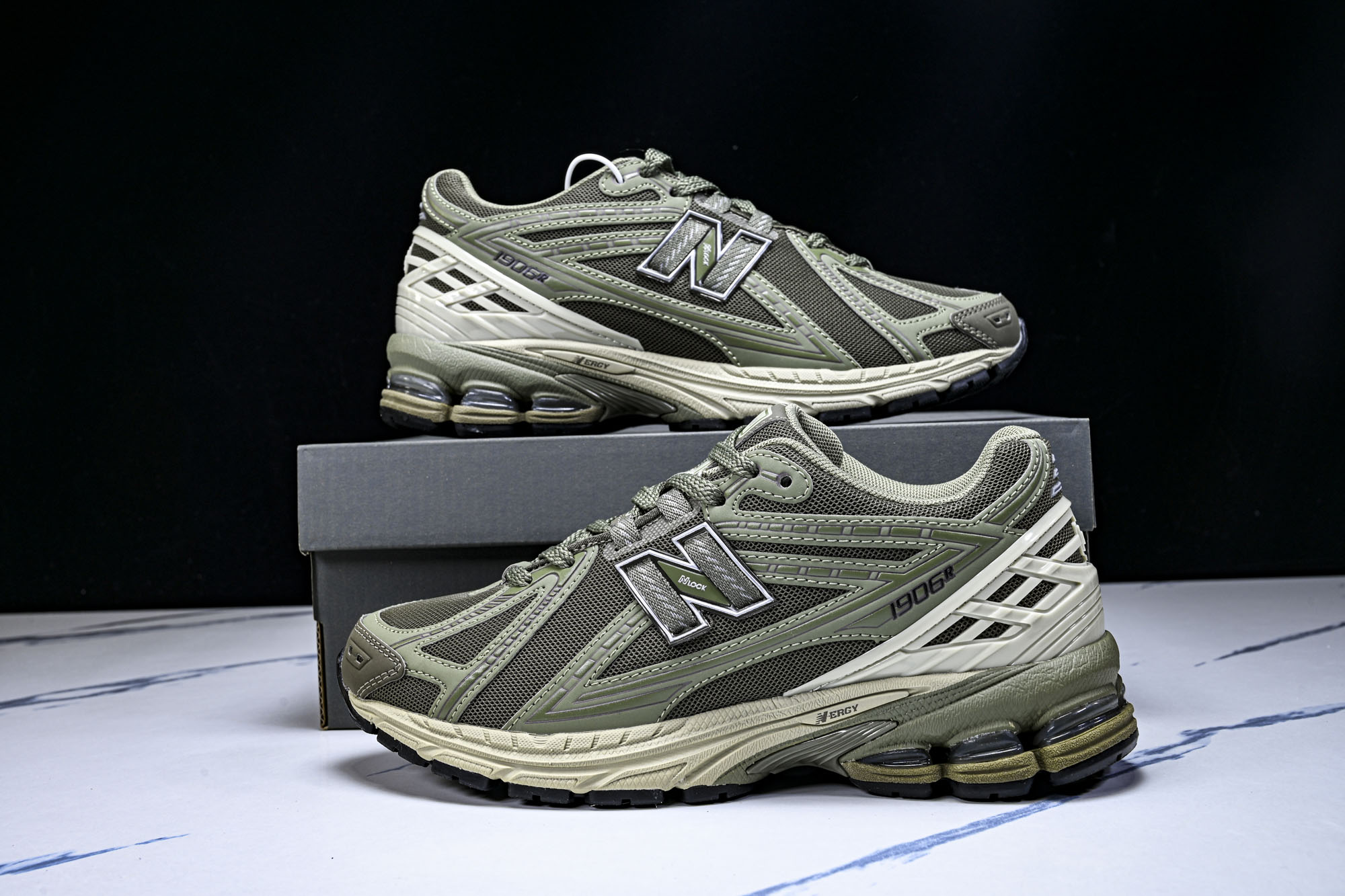 New Balance 1906系列复古老爹风休闲运动慢跑鞋M1906RWF #YZ010#鞋款灵感源自