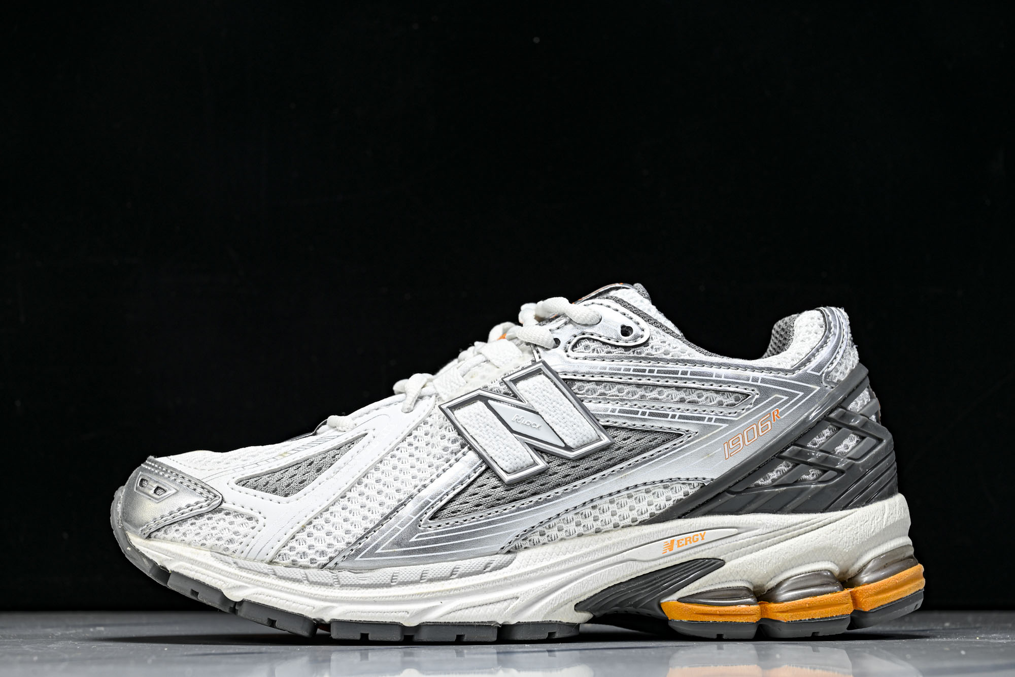 New Balance 1906系列复古老爹风休闲运动慢跑鞋M1906RWM #YZ010#鞋款灵感源自