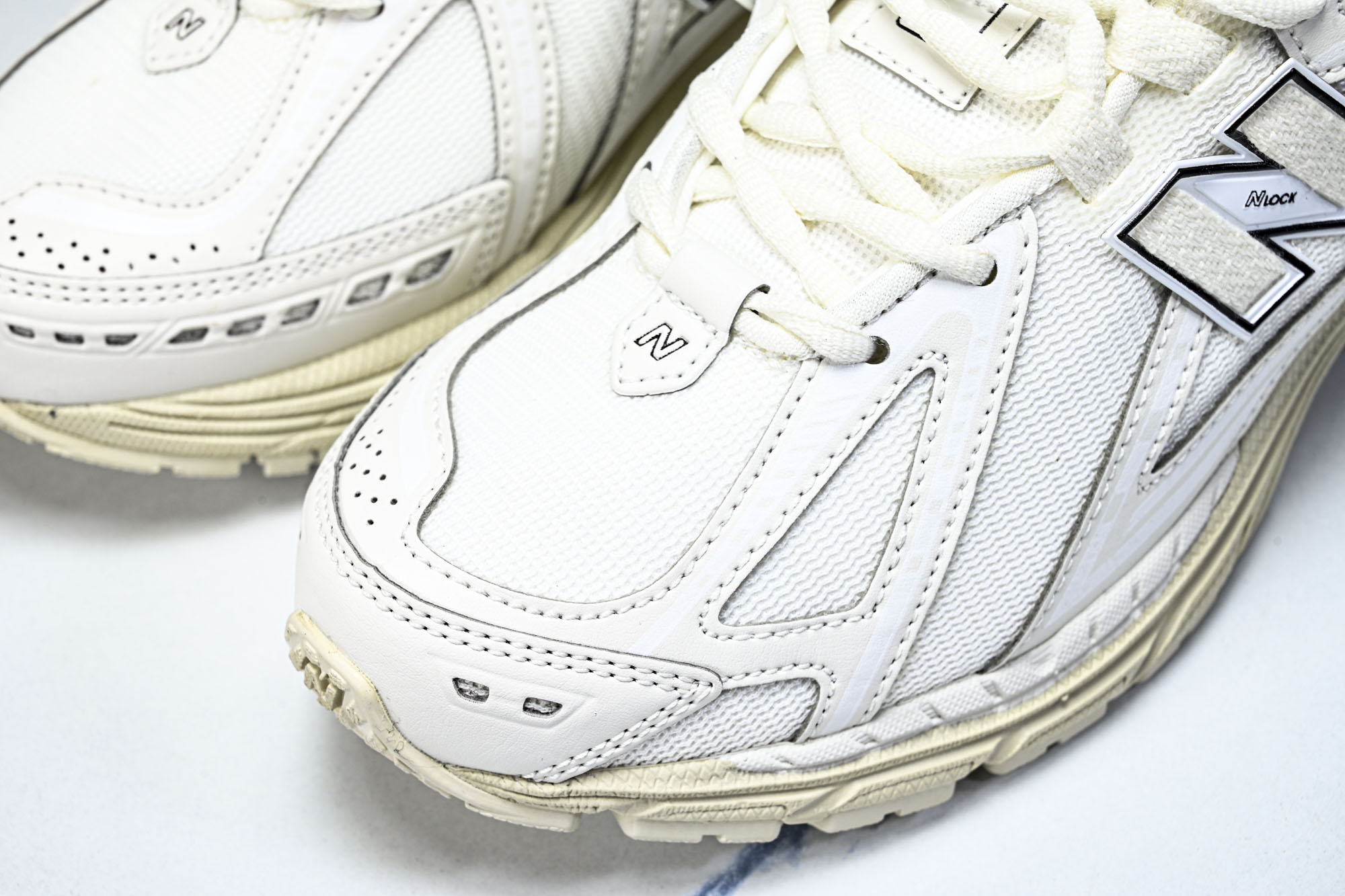 New Balance 1906系列复古老爹风休闲运动慢跑鞋M1906RWW #YZ010#鞋款灵感源自