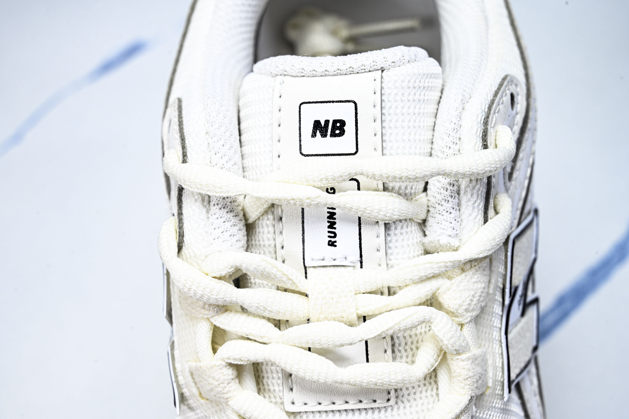 New Balance 1906系列复古老爹风休闲运动慢跑鞋M1906RWW #YZ010#鞋款灵感源自