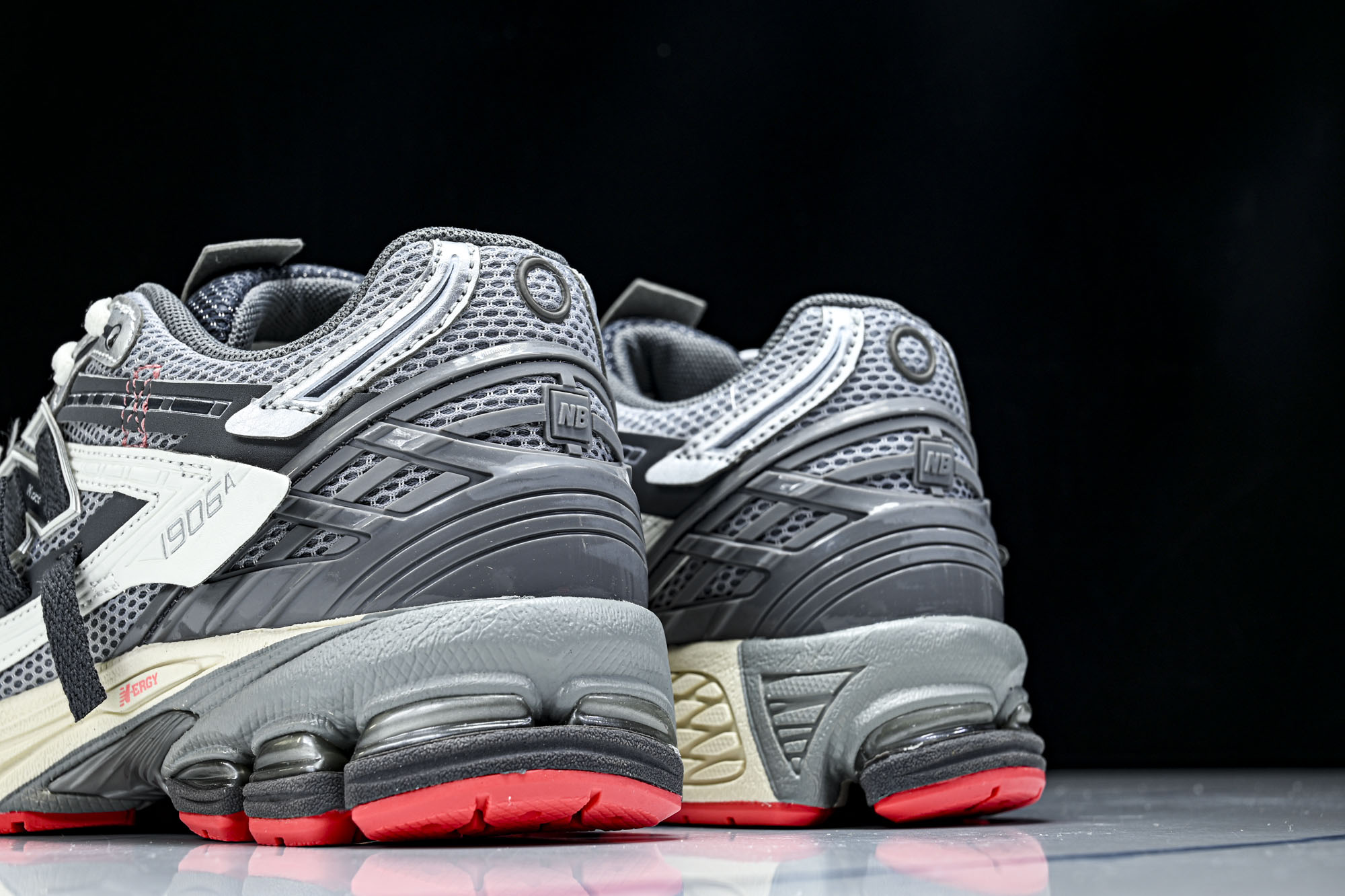 New Balance 1906系列复古老爹风休闲运动慢跑鞋U1906AC #YZ010#鞋款灵感源自设