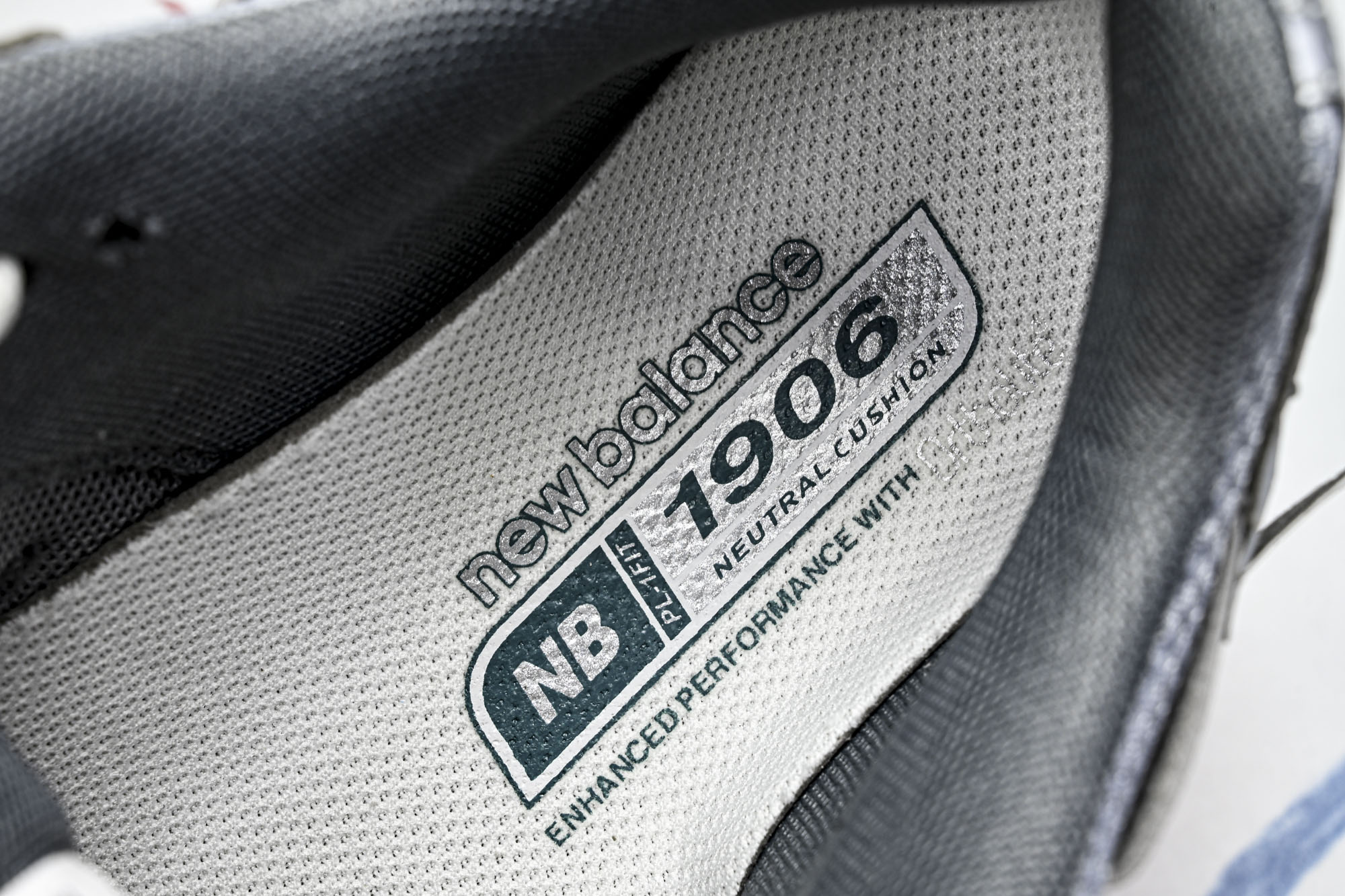 New Balance 1906系列复古老爹风休闲运动慢跑鞋U1906AC #YZ010#鞋款灵感源自设