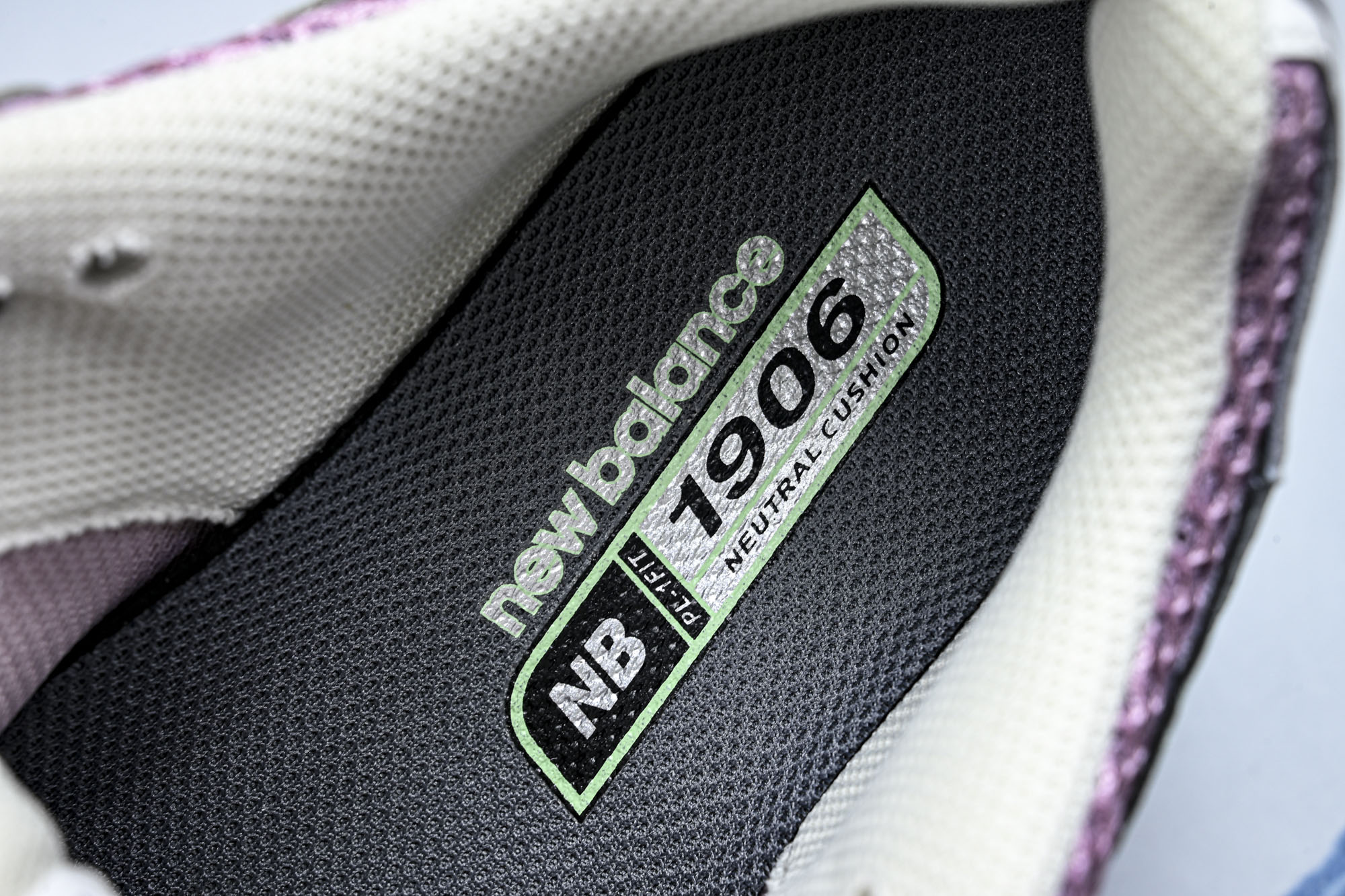 New Balance 1906系列复古老爹风休闲运动慢跑鞋U1906NB #YZ010#鞋款灵感源自设