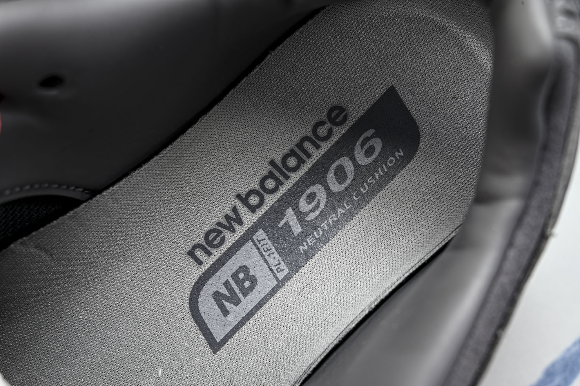 New Balance 1906系列复古老爹风休闲运动慢跑鞋U1906NGC #YZ010#鞋款灵感源自