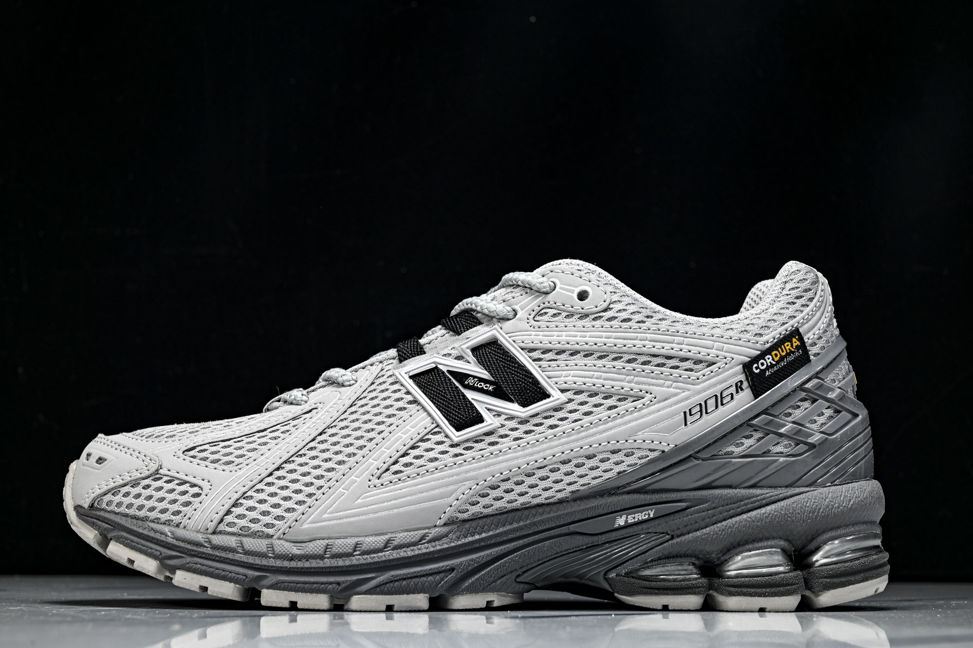 New Balance 1906系列复古老爹风休闲运动慢跑鞋U1906ROA #YZ010#鞋款灵感源自