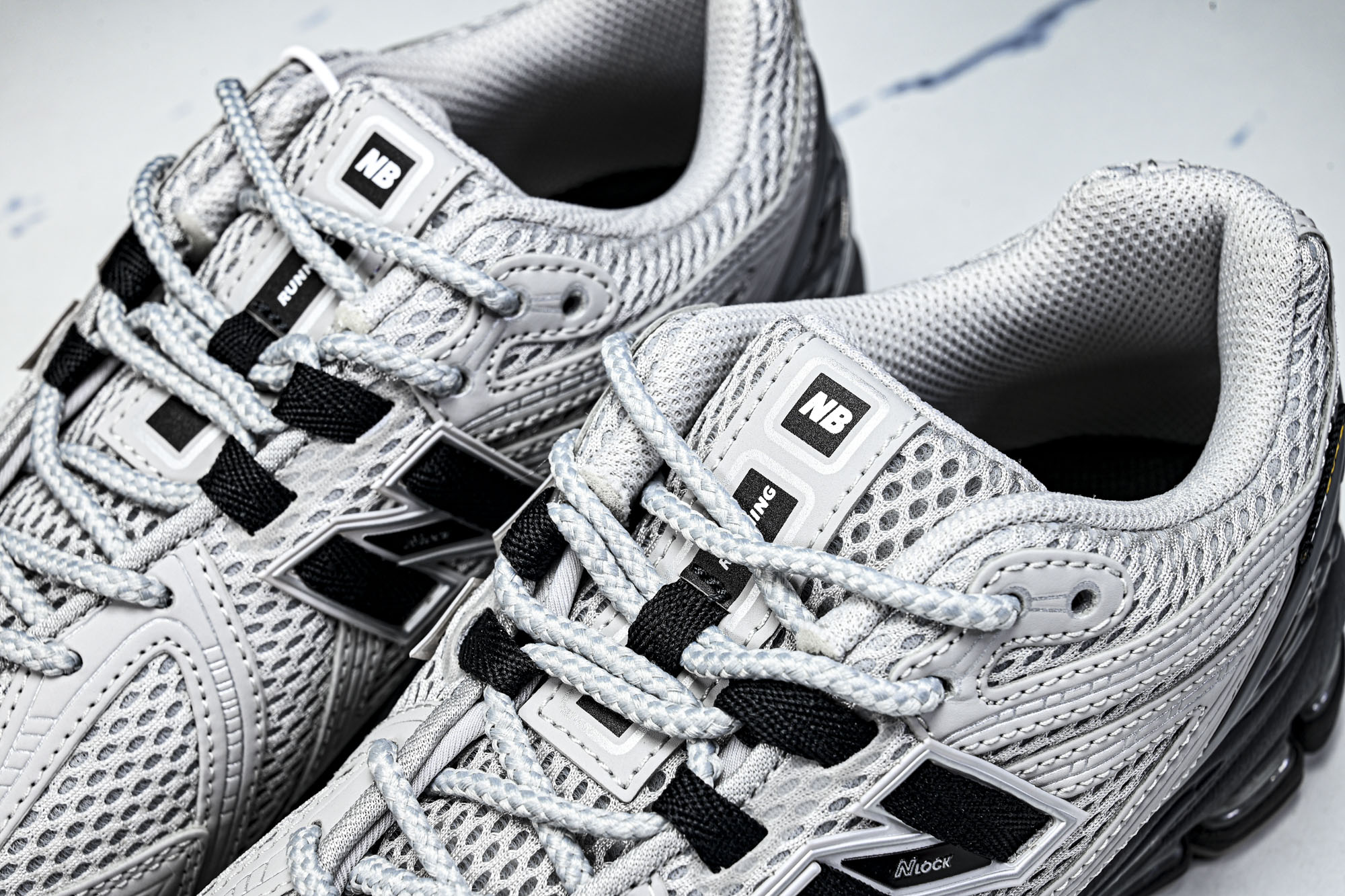 New Balance 1906系列复古老爹风休闲运动慢跑鞋U1906ROA #YZ010#鞋款灵感源自