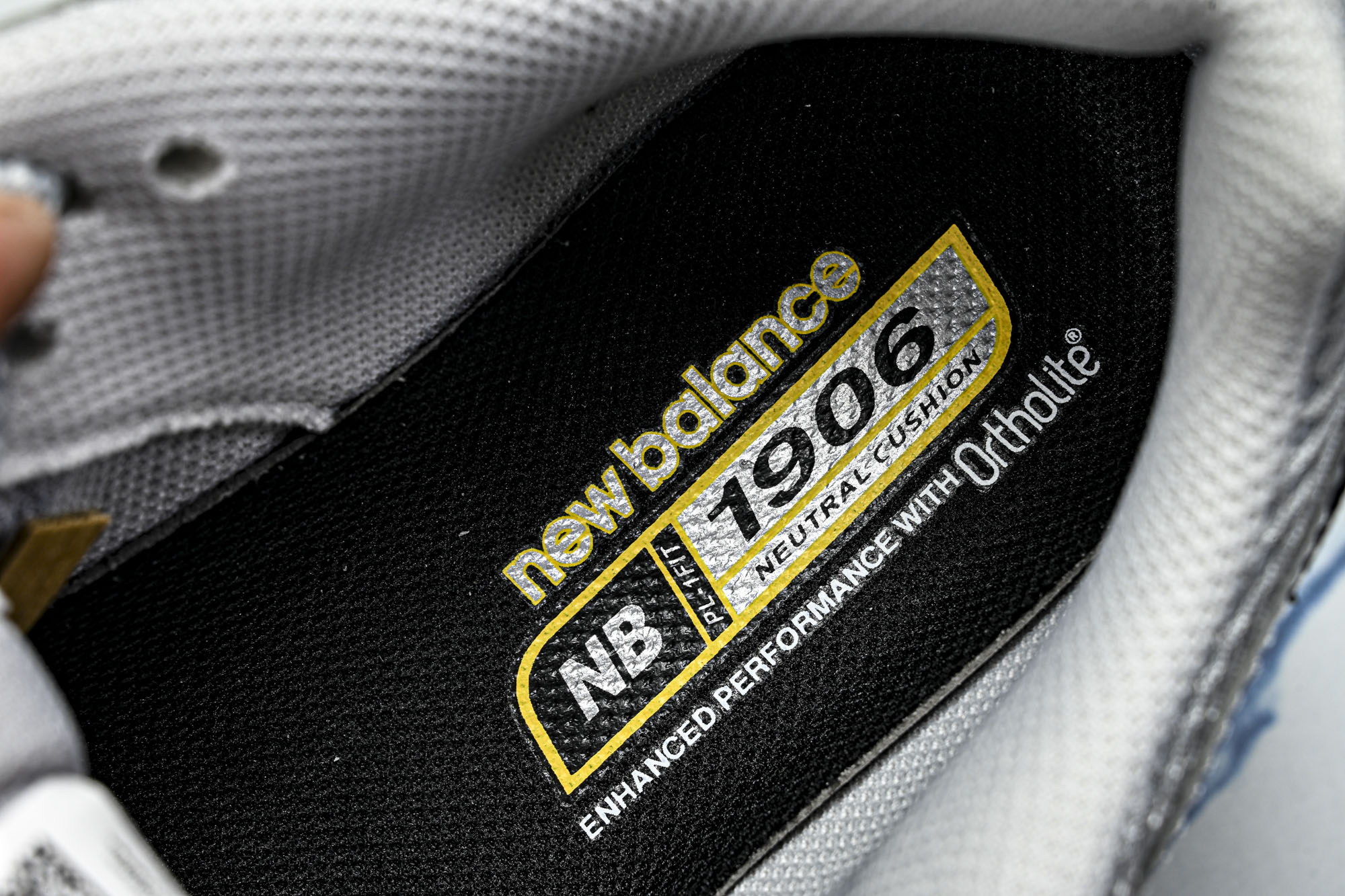 New Balance 1906系列复古老爹风休闲运动慢跑鞋U1906ROA #YZ010#鞋款灵感源自
