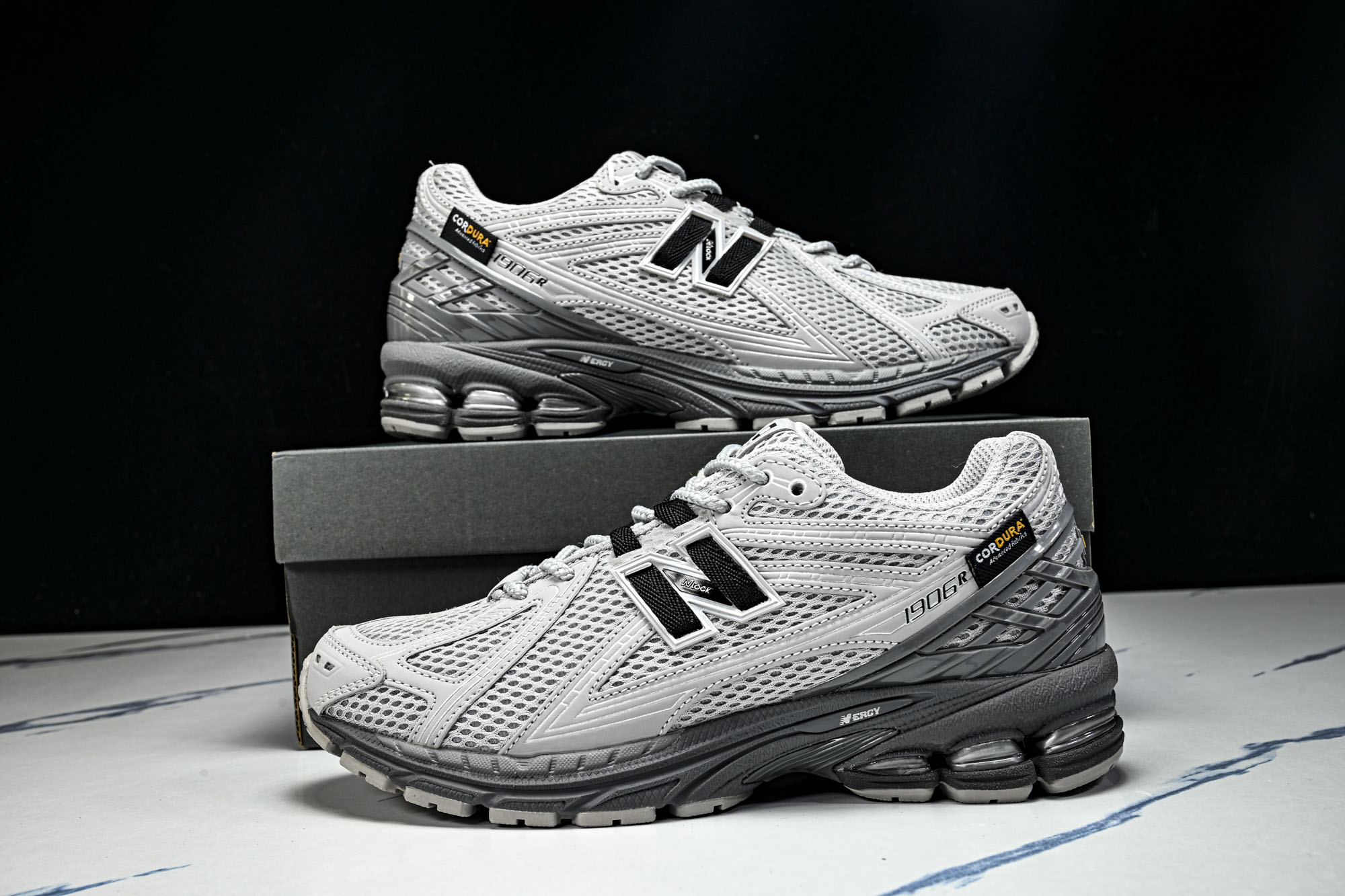 New Balance 1906系列复古老爹风休闲运动慢跑鞋U1906ROA #YZ010#鞋款灵感源自