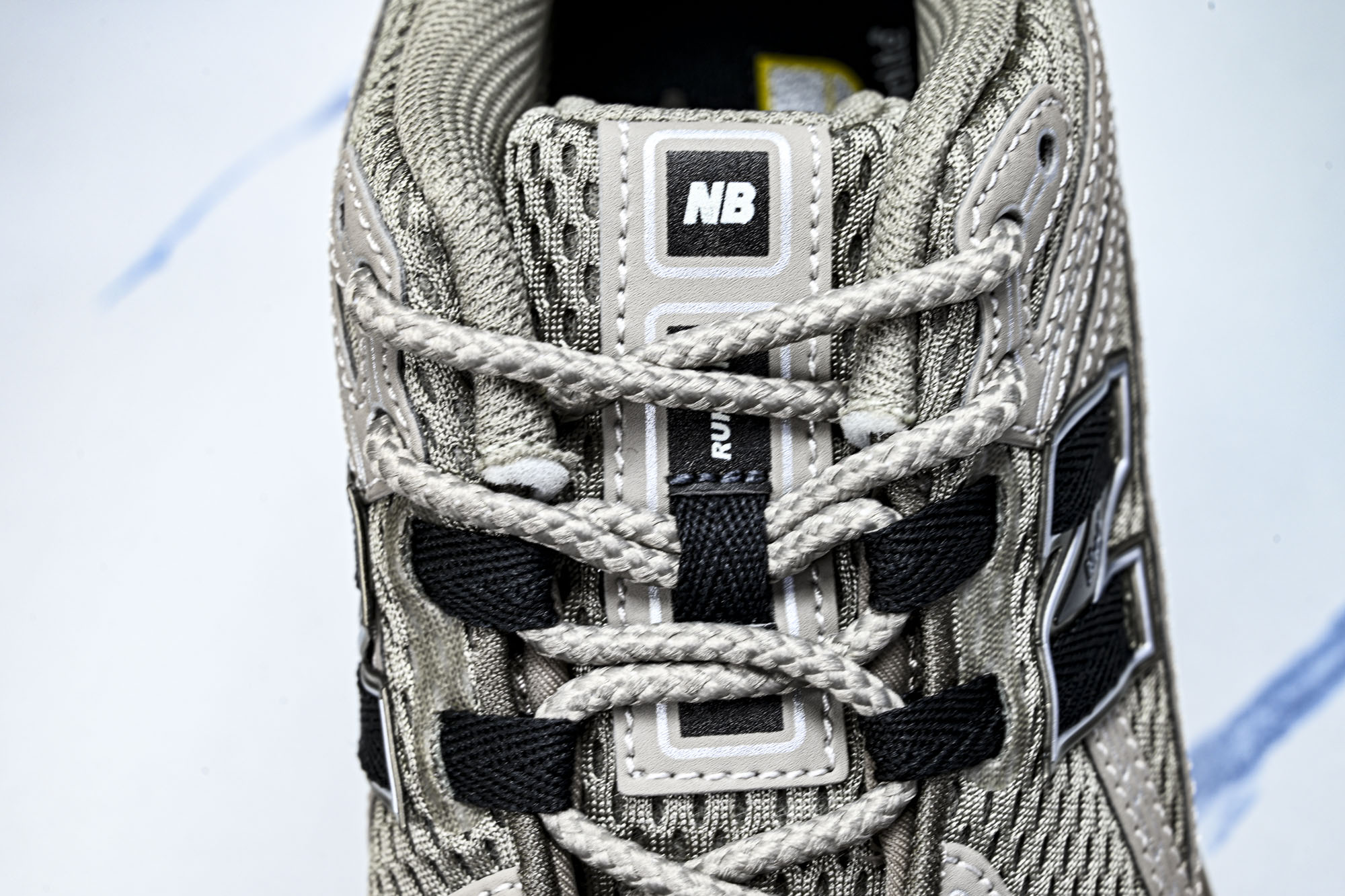New Balance 1906系列复古老爹风休闲运动慢跑鞋U1906ROB #YZ010#鞋款灵感源自