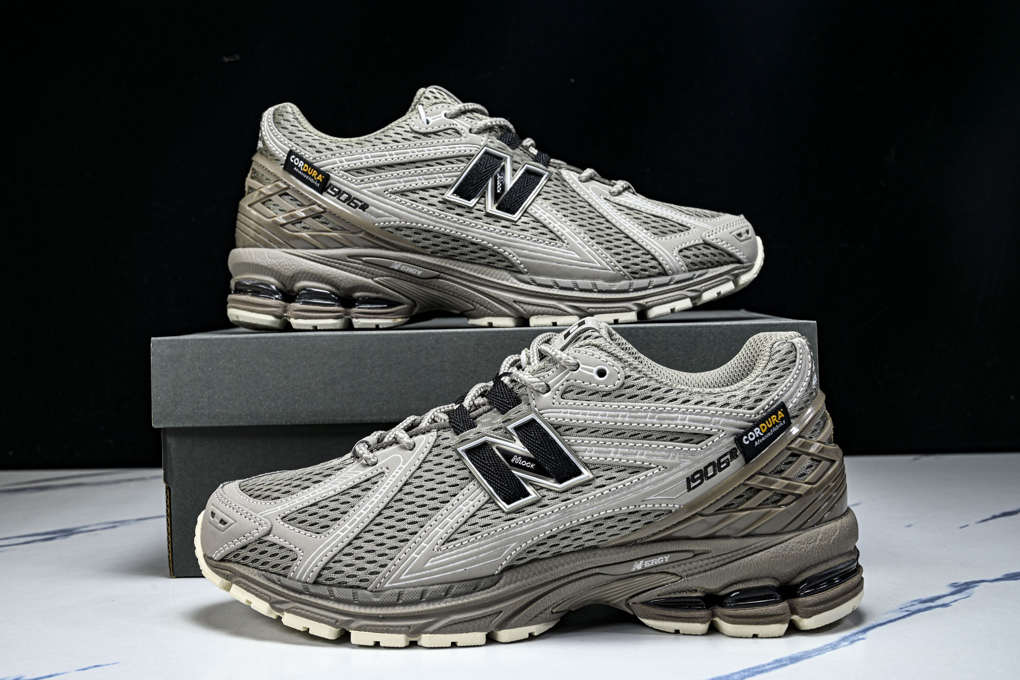 New Balance 1906系列复古老爹风休闲运动慢跑鞋U1906ROB #YZ010#鞋款灵感源自