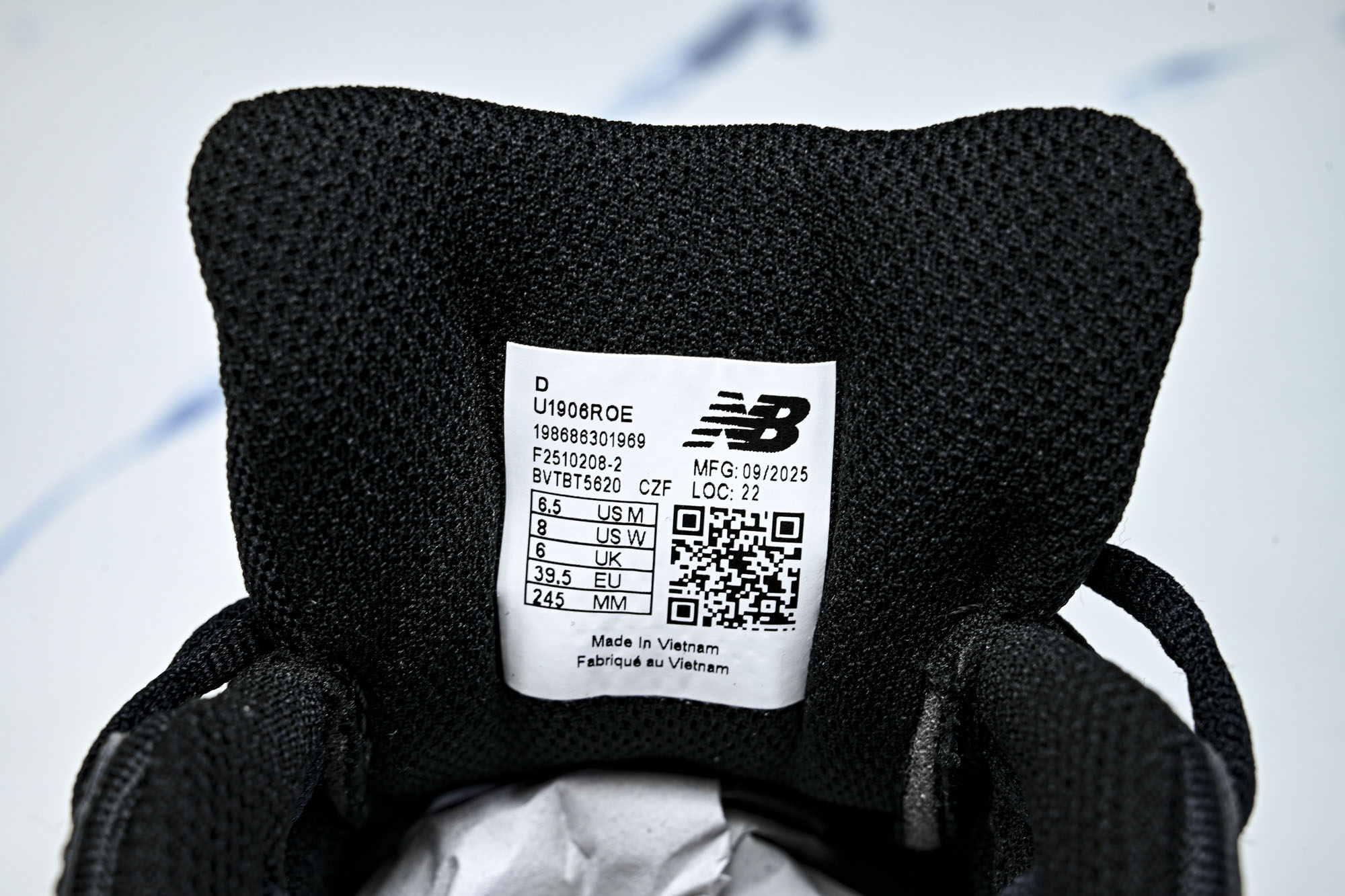 New Balance 1906系列复古老爹风休闲运动慢跑鞋U1906ROE #YZ010#鞋款灵感源自