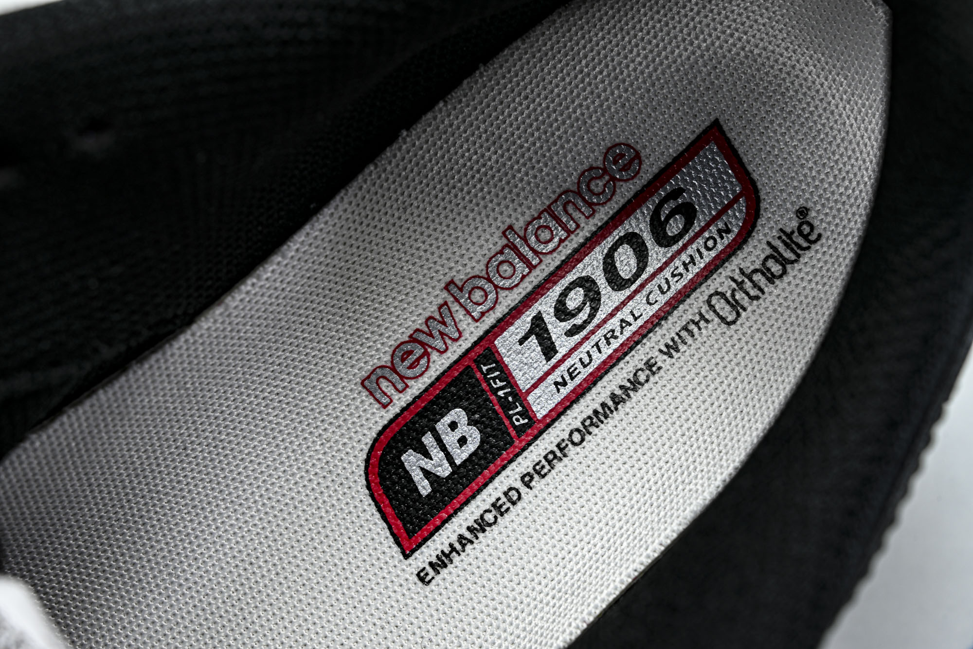 New Balance 1906系列复古老爹风休闲运动慢跑鞋U1906ROE #YZ010#鞋款灵感源自