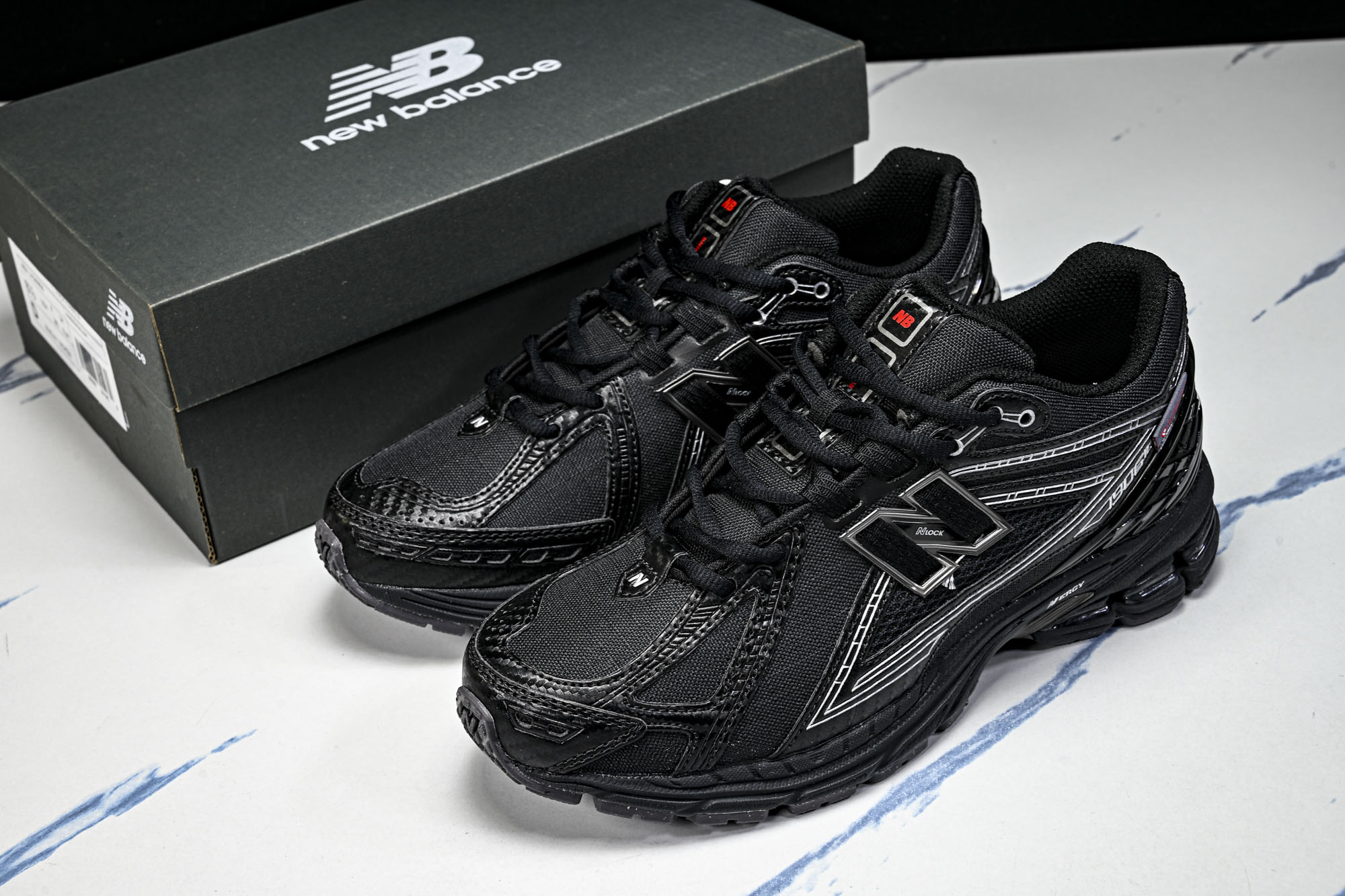 New Balance 1906系列复古老爹风休闲运动慢跑鞋U1906ROE #YZ010#鞋款灵感源自